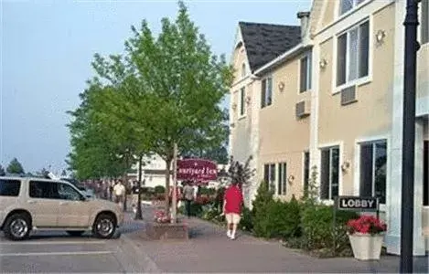 Court Plaza Inn & Suites of Mackinaw Court Plaza Inn & Suites of Mackinaw