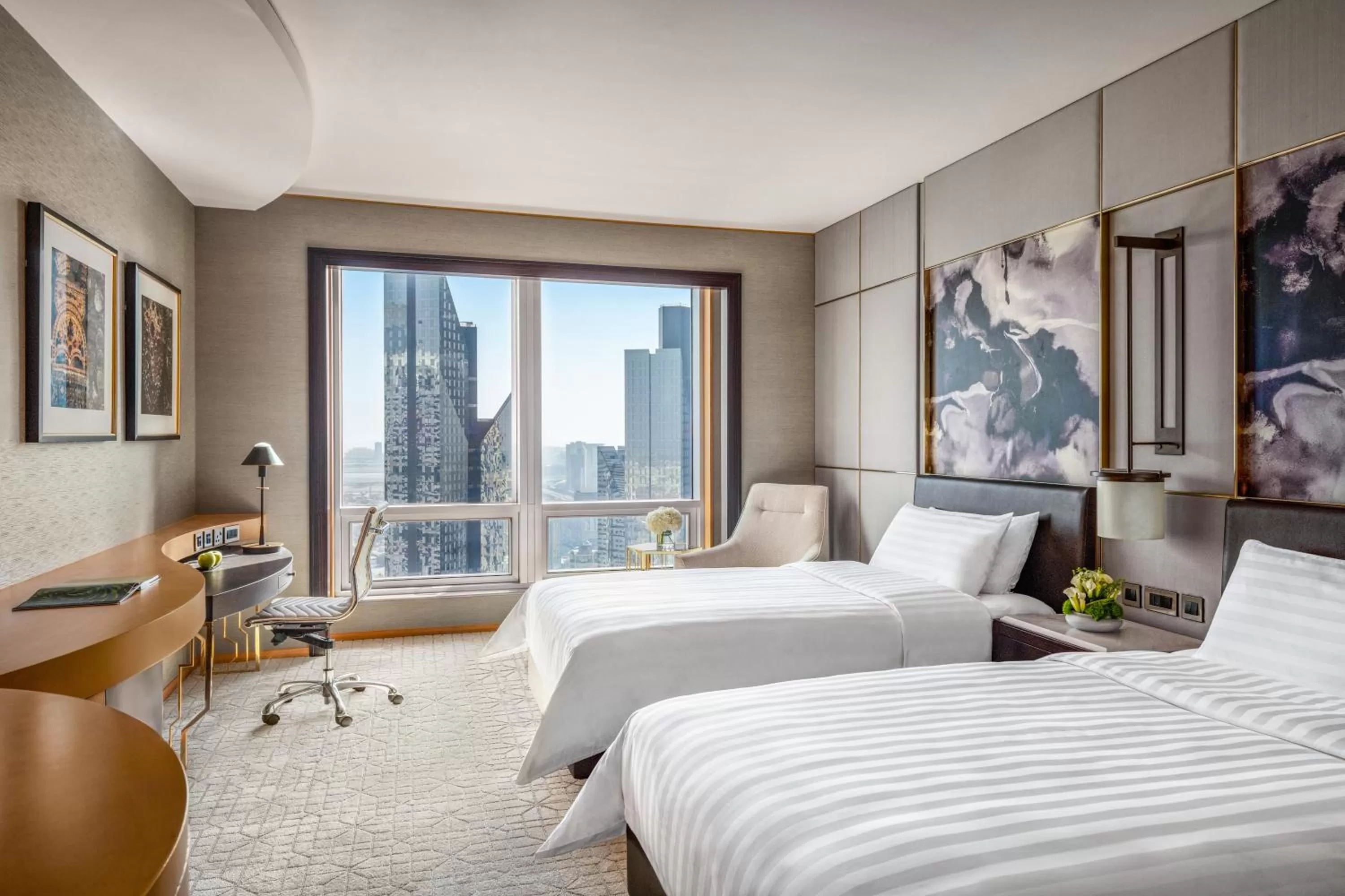 Deluxe Twin Room with Burj Khalifa View in Shangri-La Dubai