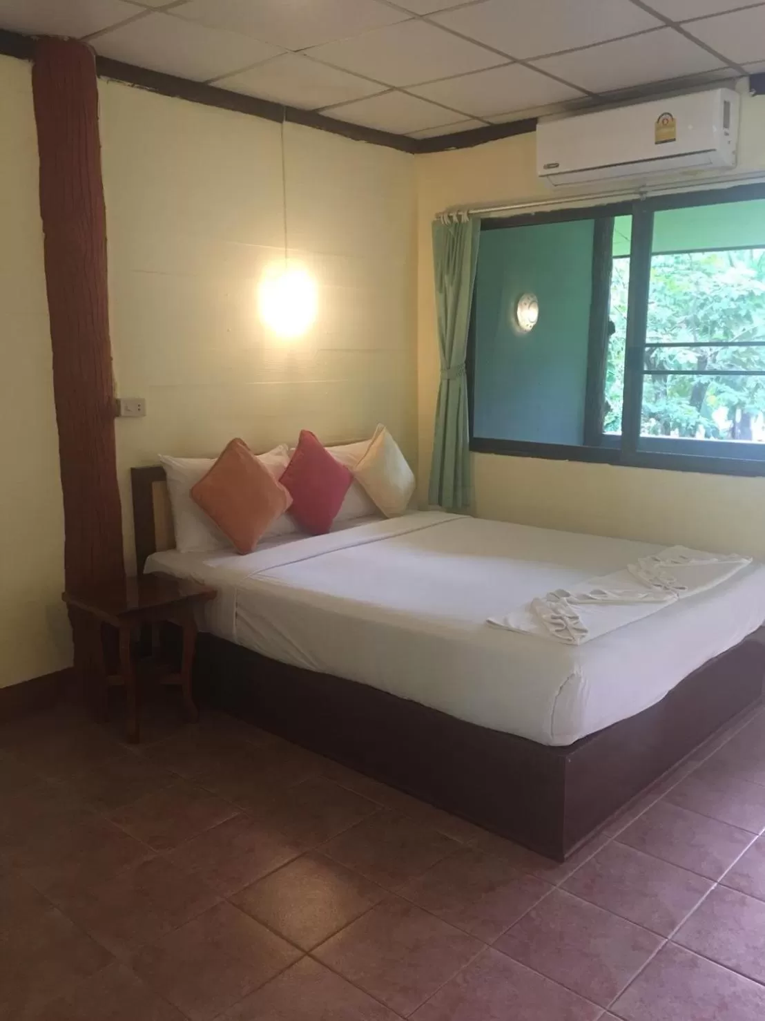 Double or Twin Room with Air Conditioning in Koh Ngai Resort