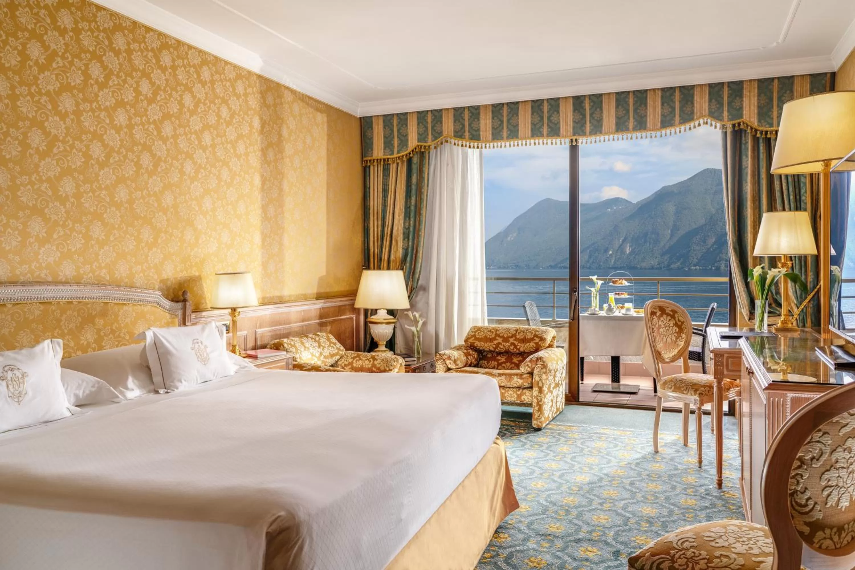 Deluxe Executive Double with Lake View in Hotel Splendide Royal