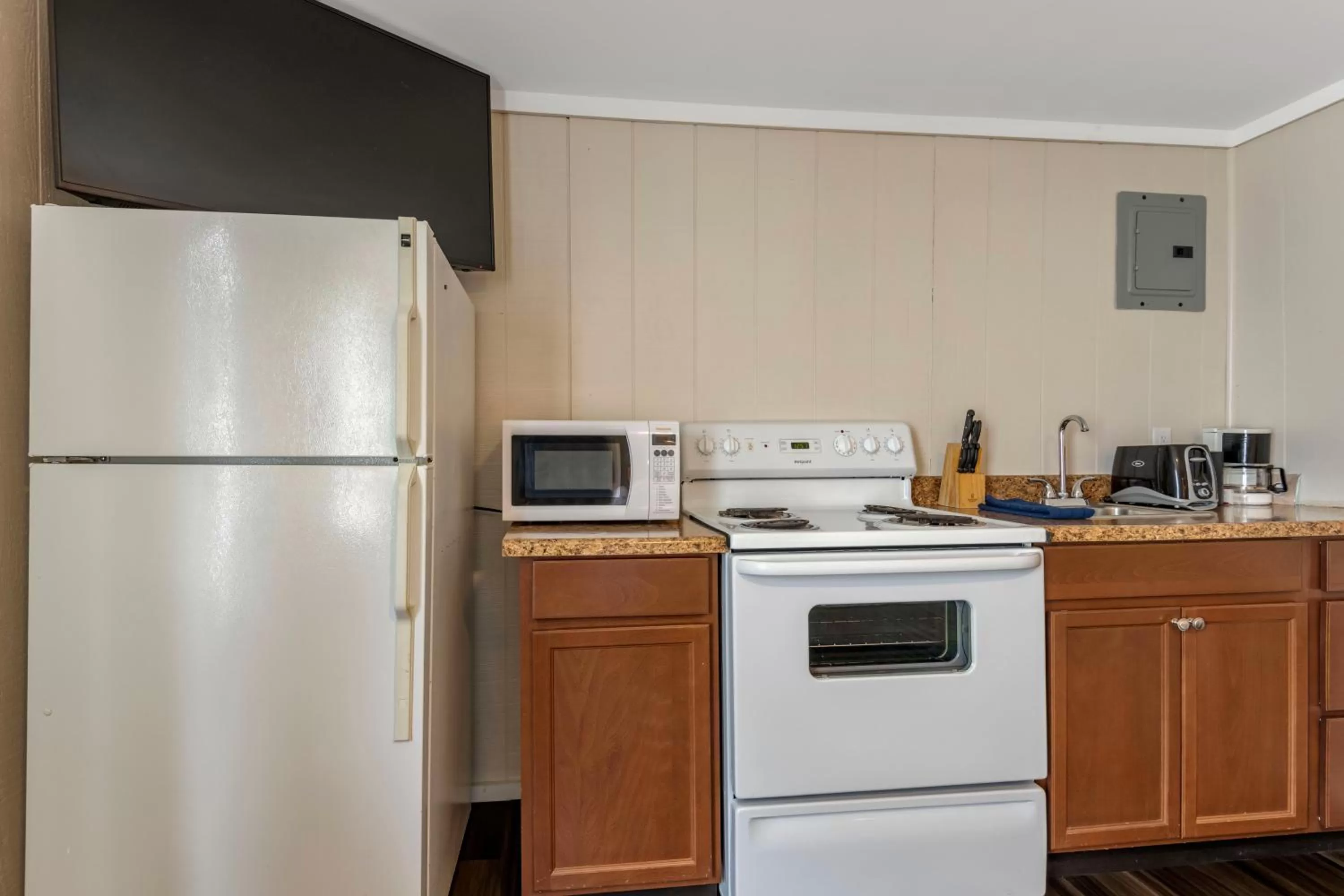 Kitchen or kitchenette in Anchor Inn and Cottages Wells-Ogunquit