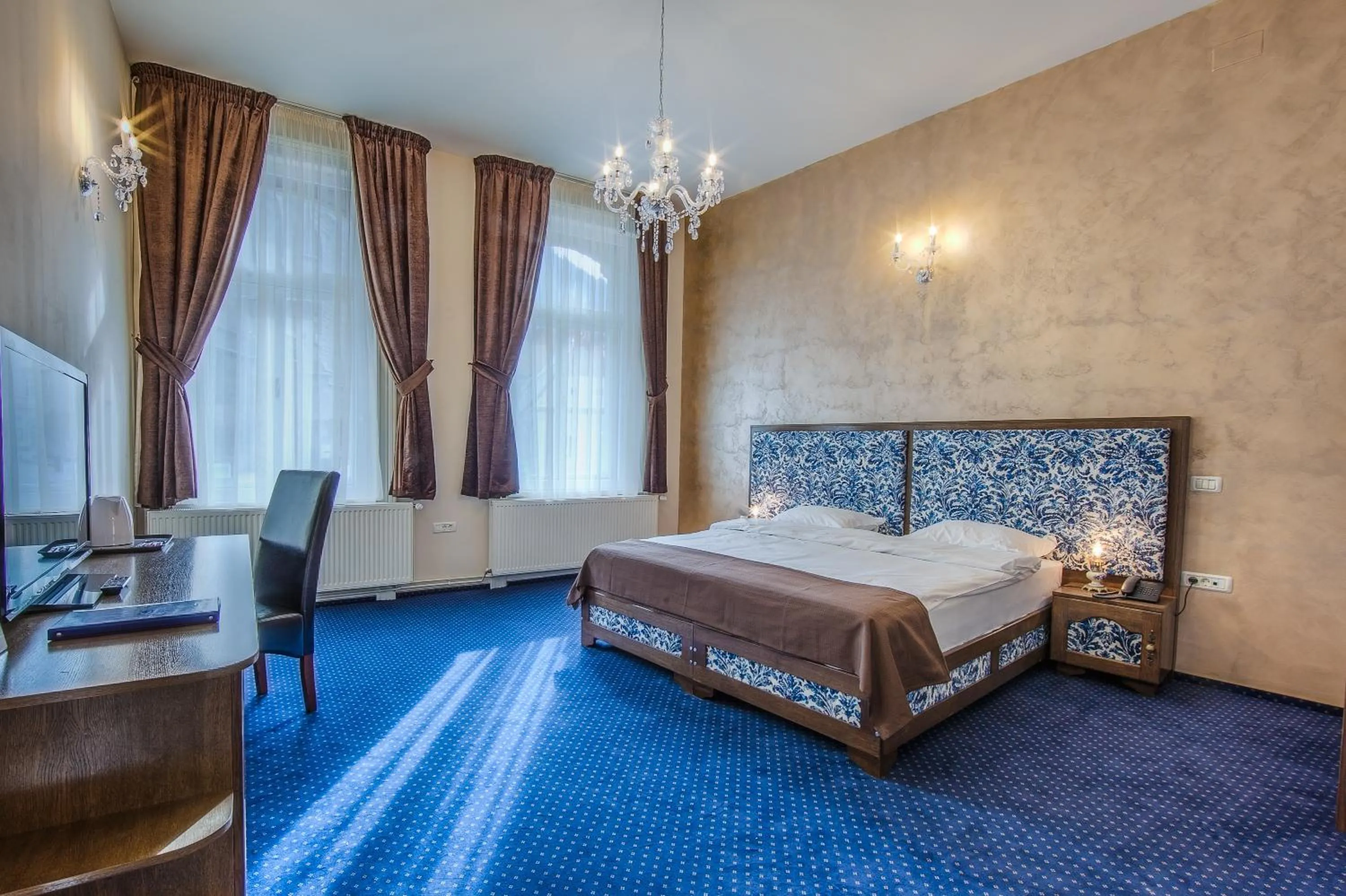 Deluxe Double or Twin Room with Black Church View in Residence Central Annapolis