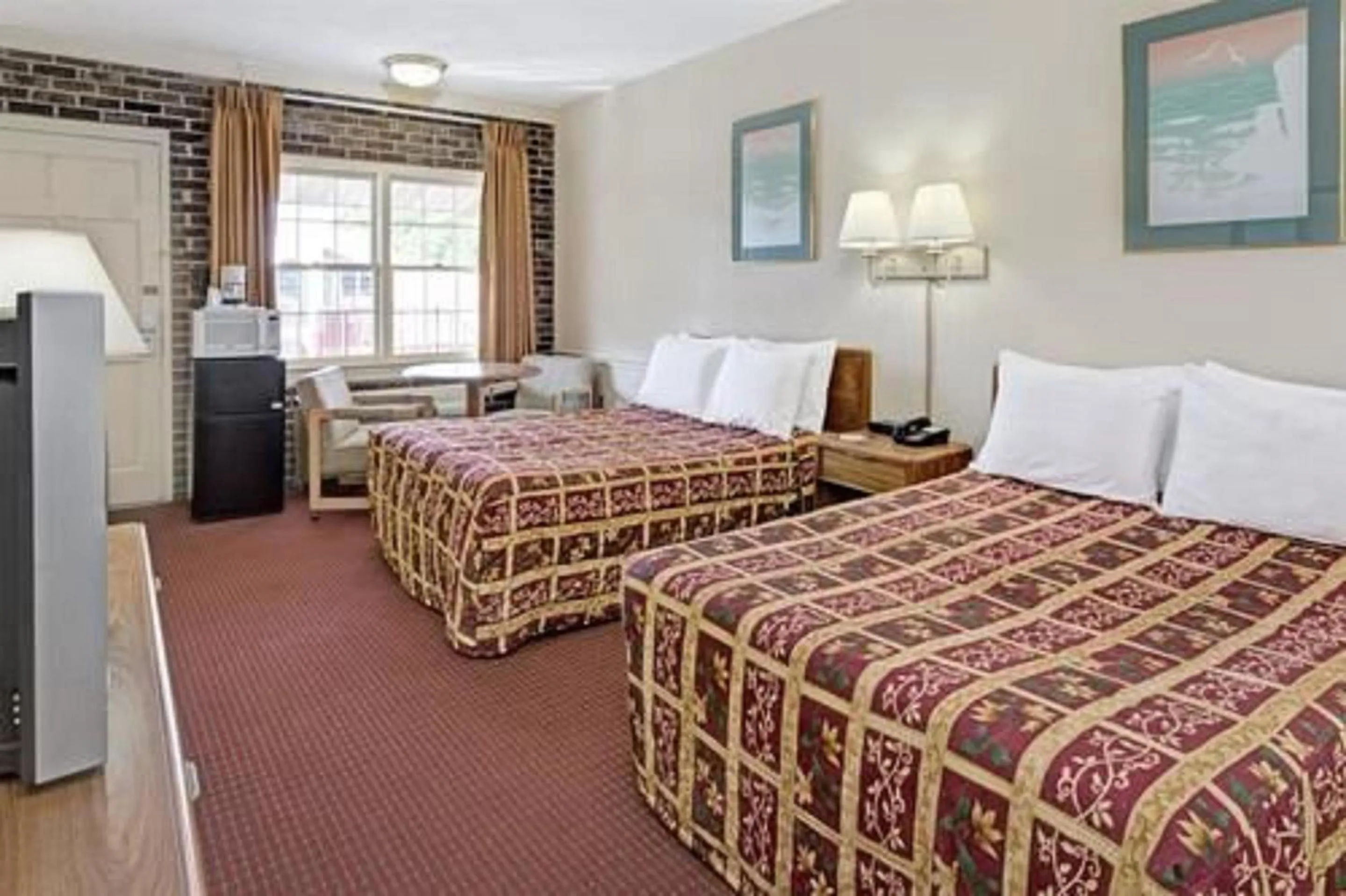 Double Room with Two Double Beds - Non-Smoking in Captain John Smith Inn Williamsburg