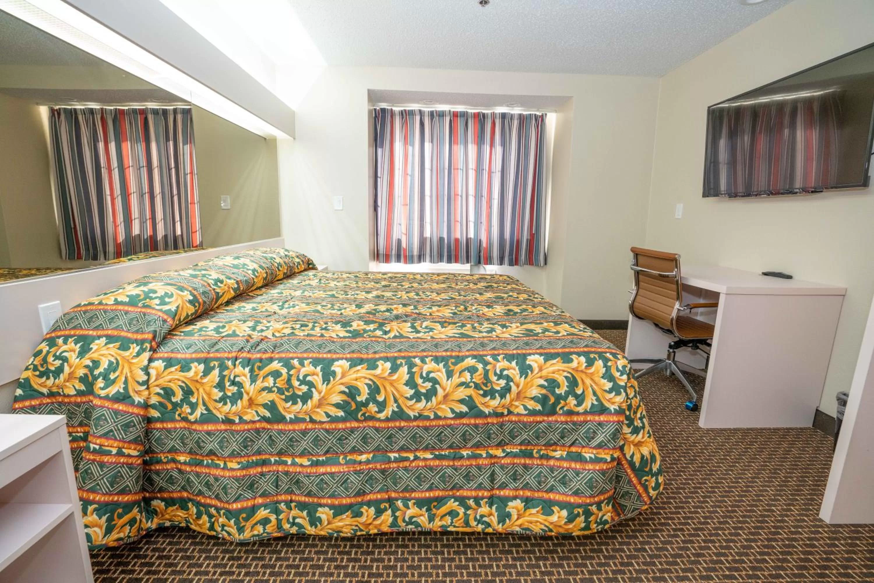King Room in Regency Inn & Suites DFW
