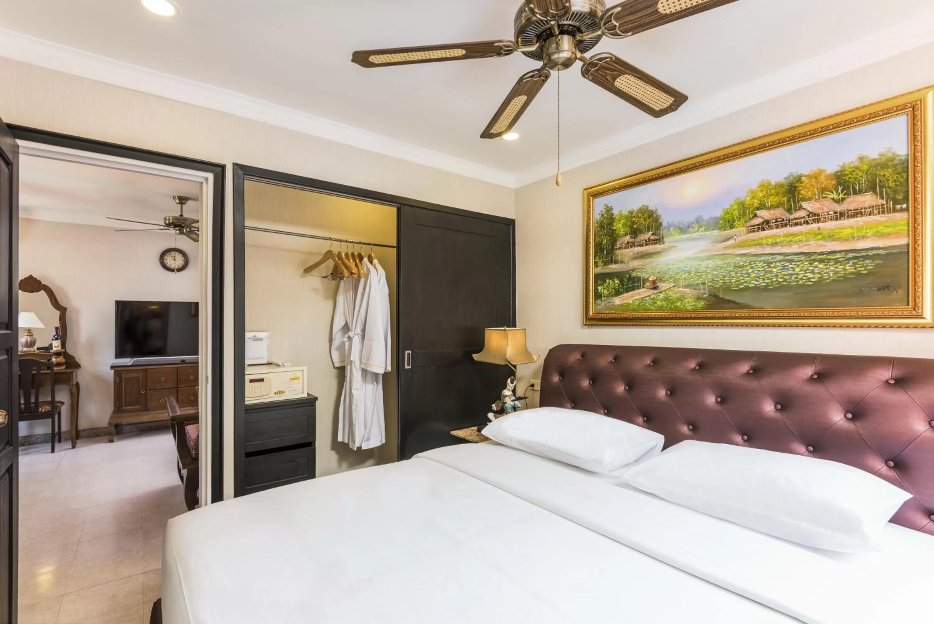 Junior Suite in The Ambiance Hotel