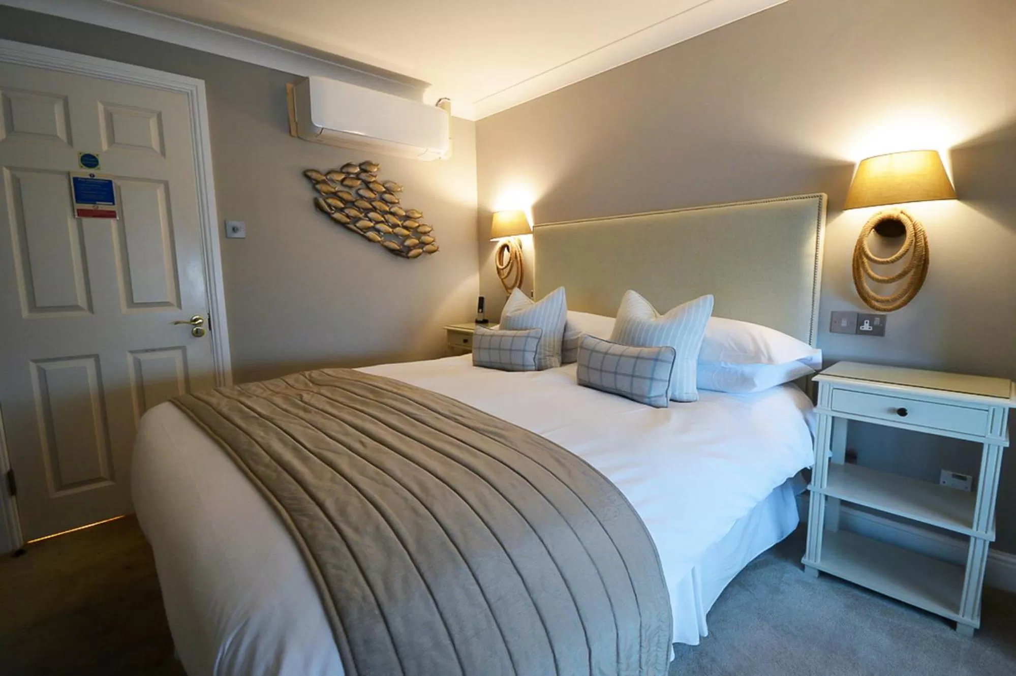 Standard King Room in Pebble Beach Seaview Restaurant & Rooms
