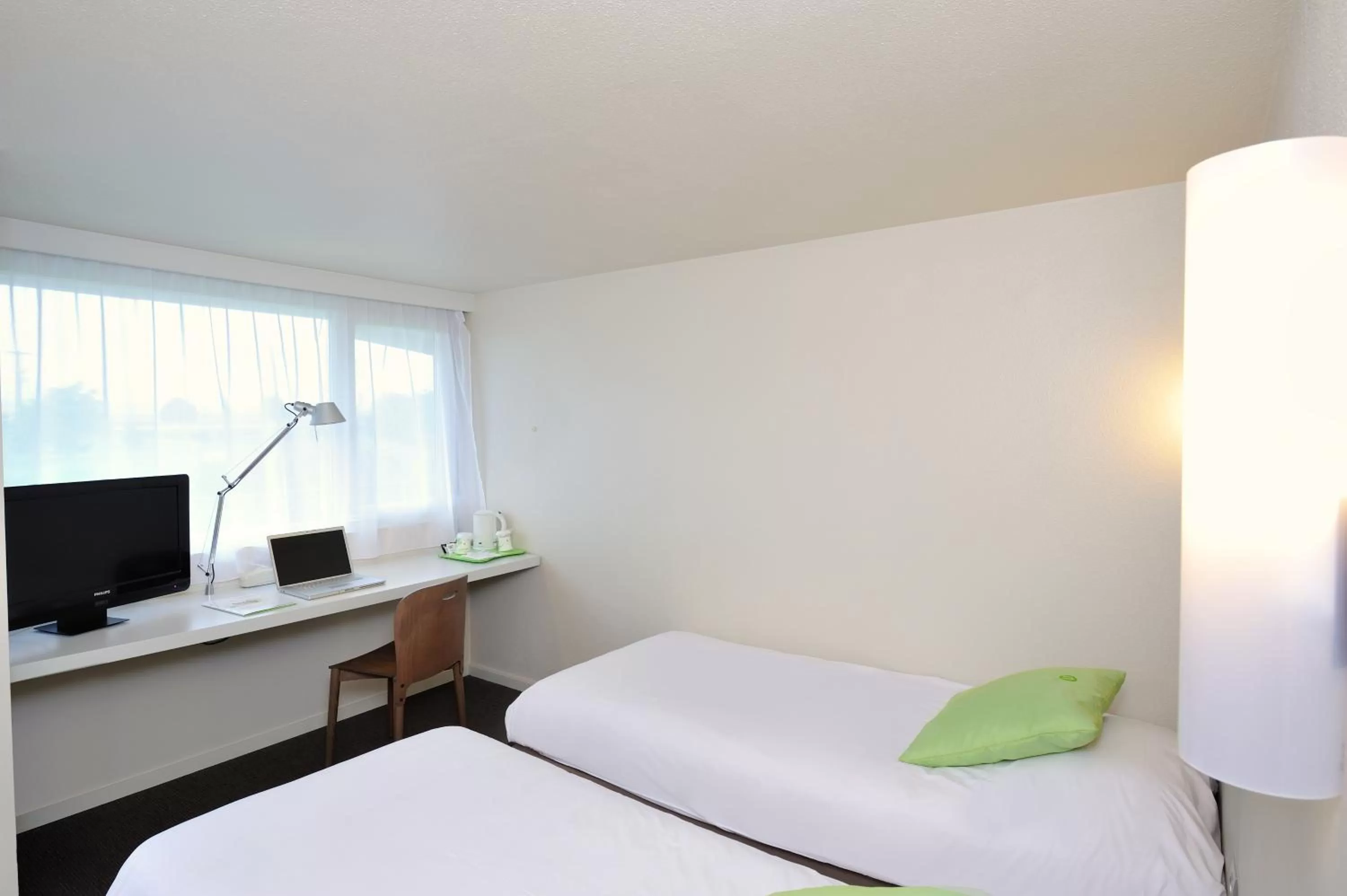 Standard Twin Room in Campanile Reims Est - Taissy