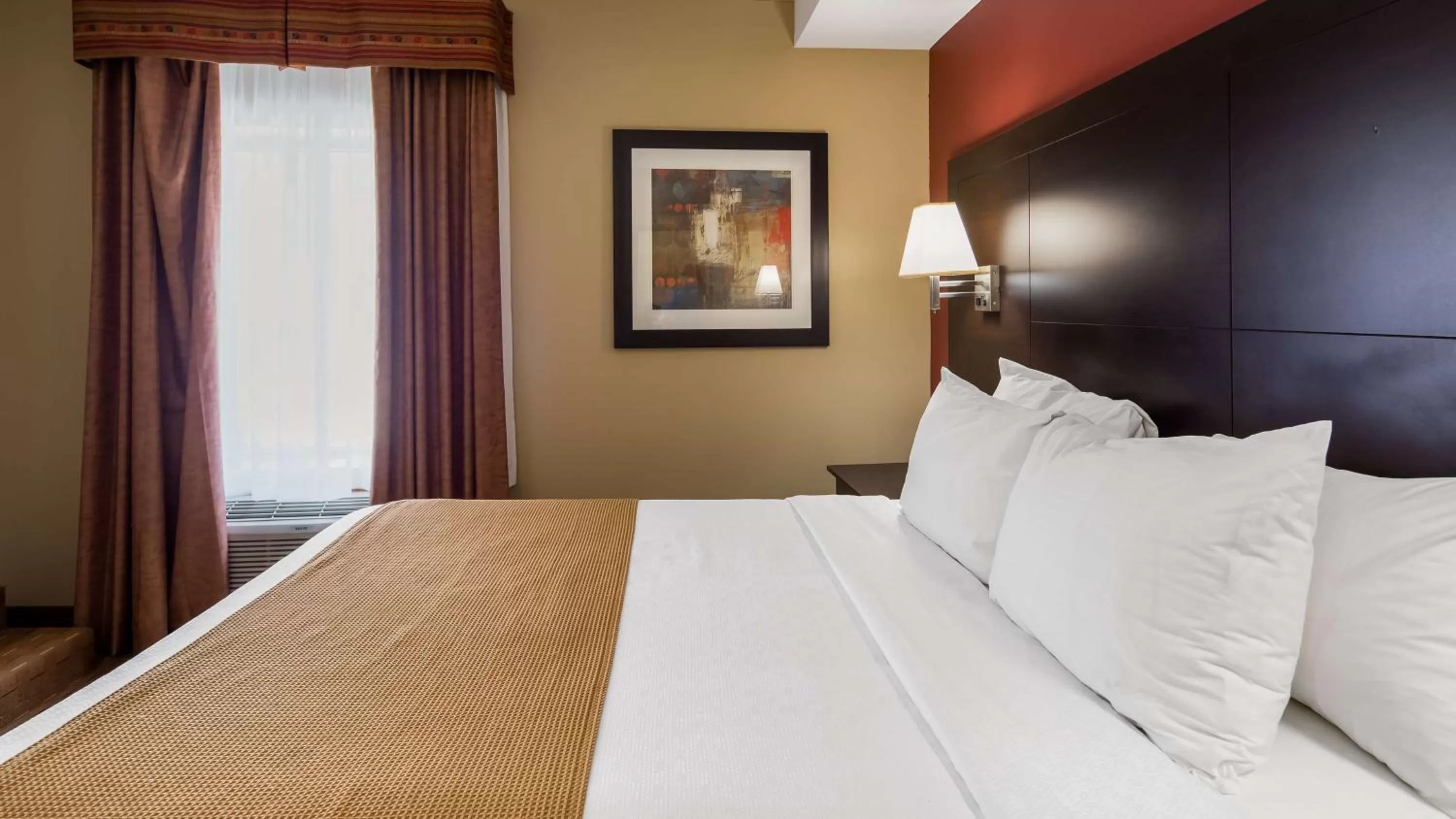 King Suite with Spa Bath in Best Western Plus Bowmanville