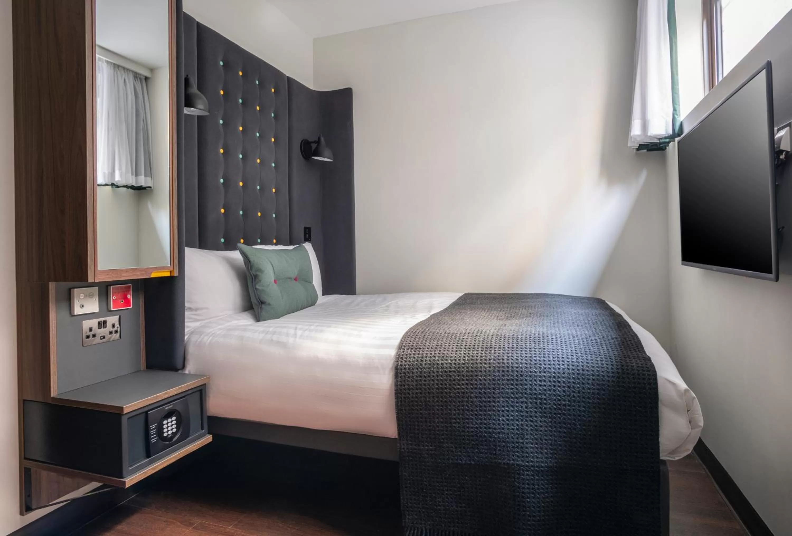 Accessible Double with Window in Point A London Liverpool Street