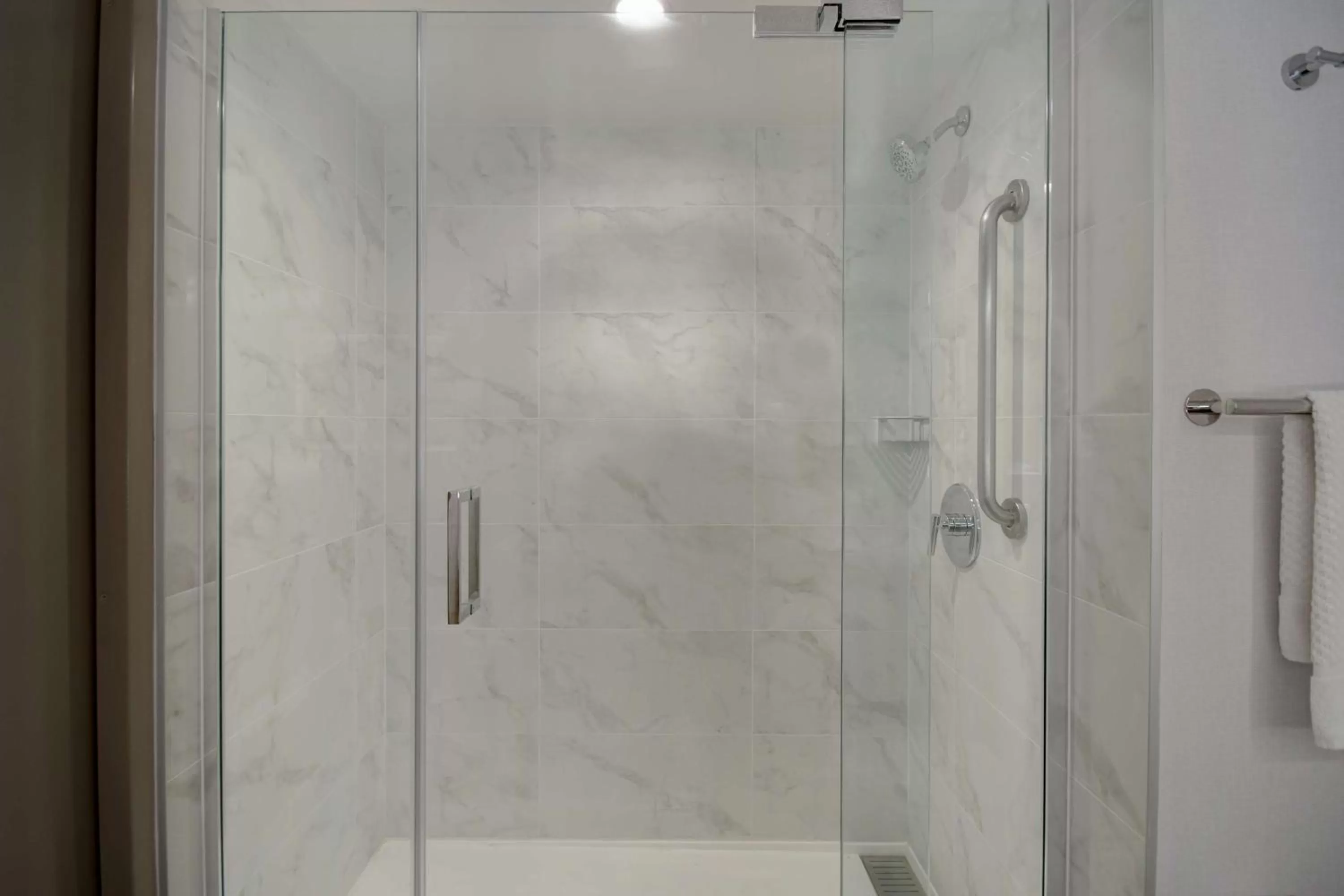 King Room - High Floor in DoubleTree by Hilton LAX - El Segundo