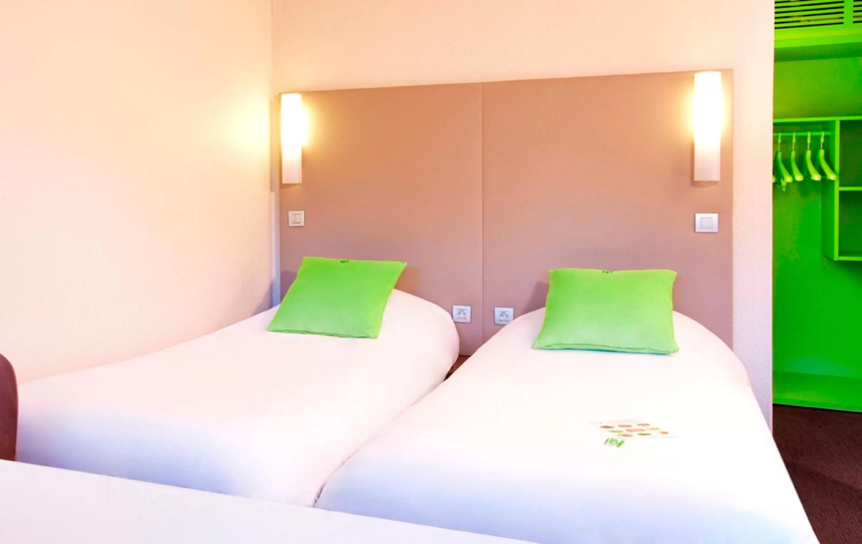 Superior Twin Room in Campanile NATURE - Lille Est Villeneuve-d'Ascq
