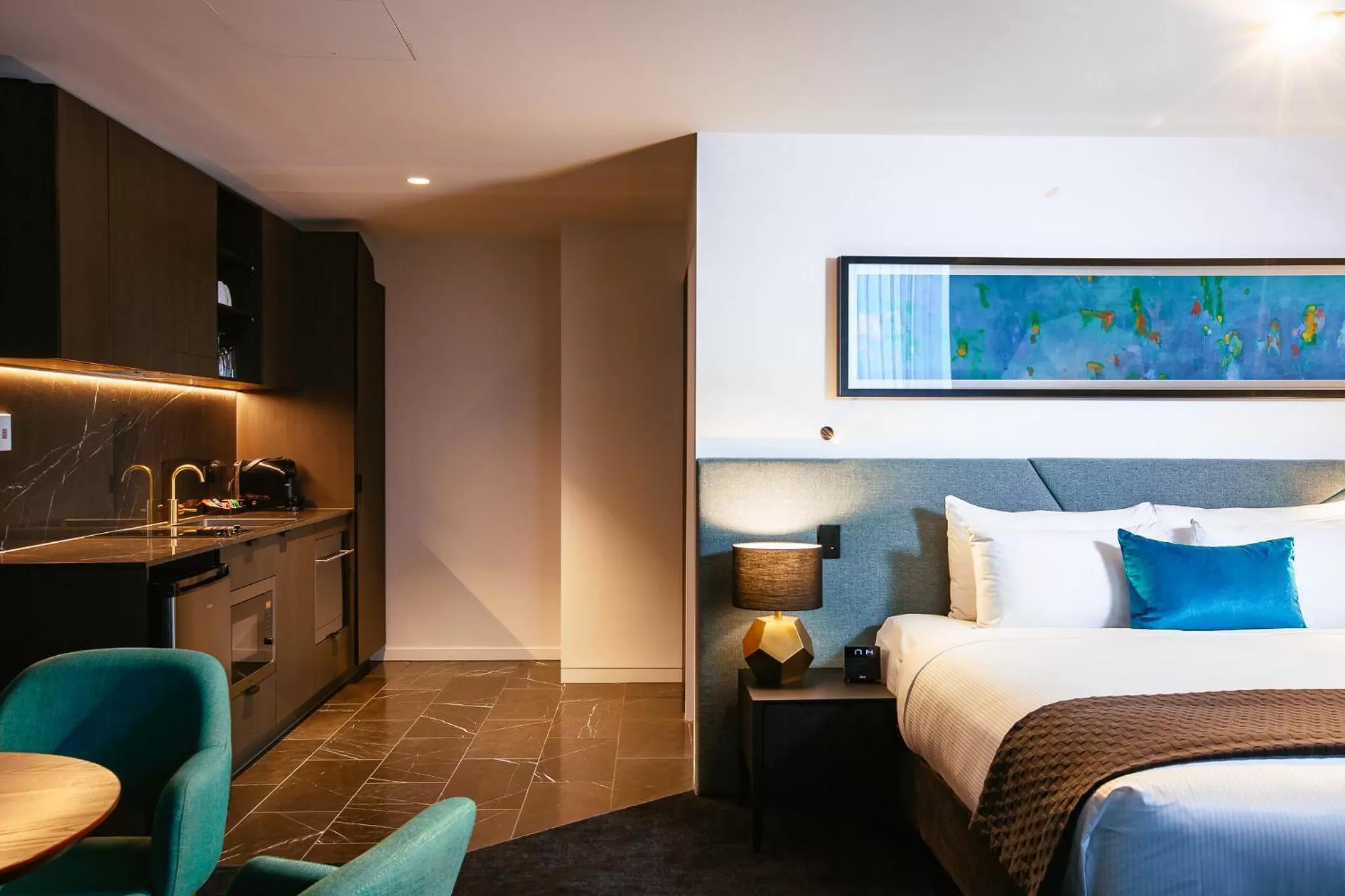 King Suite in Eatons Hill Hotel