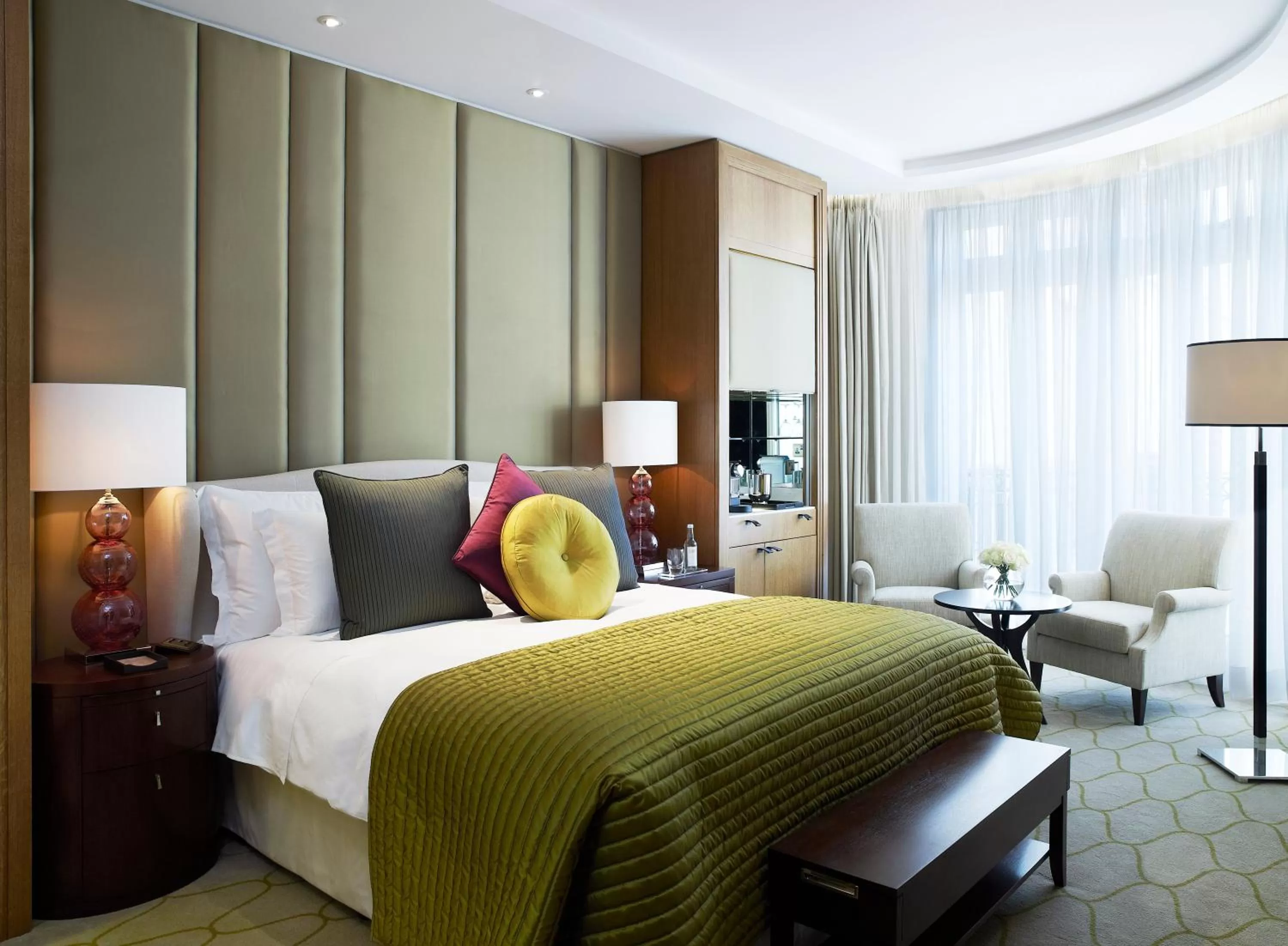 Deluxe King Room in Corinthia London