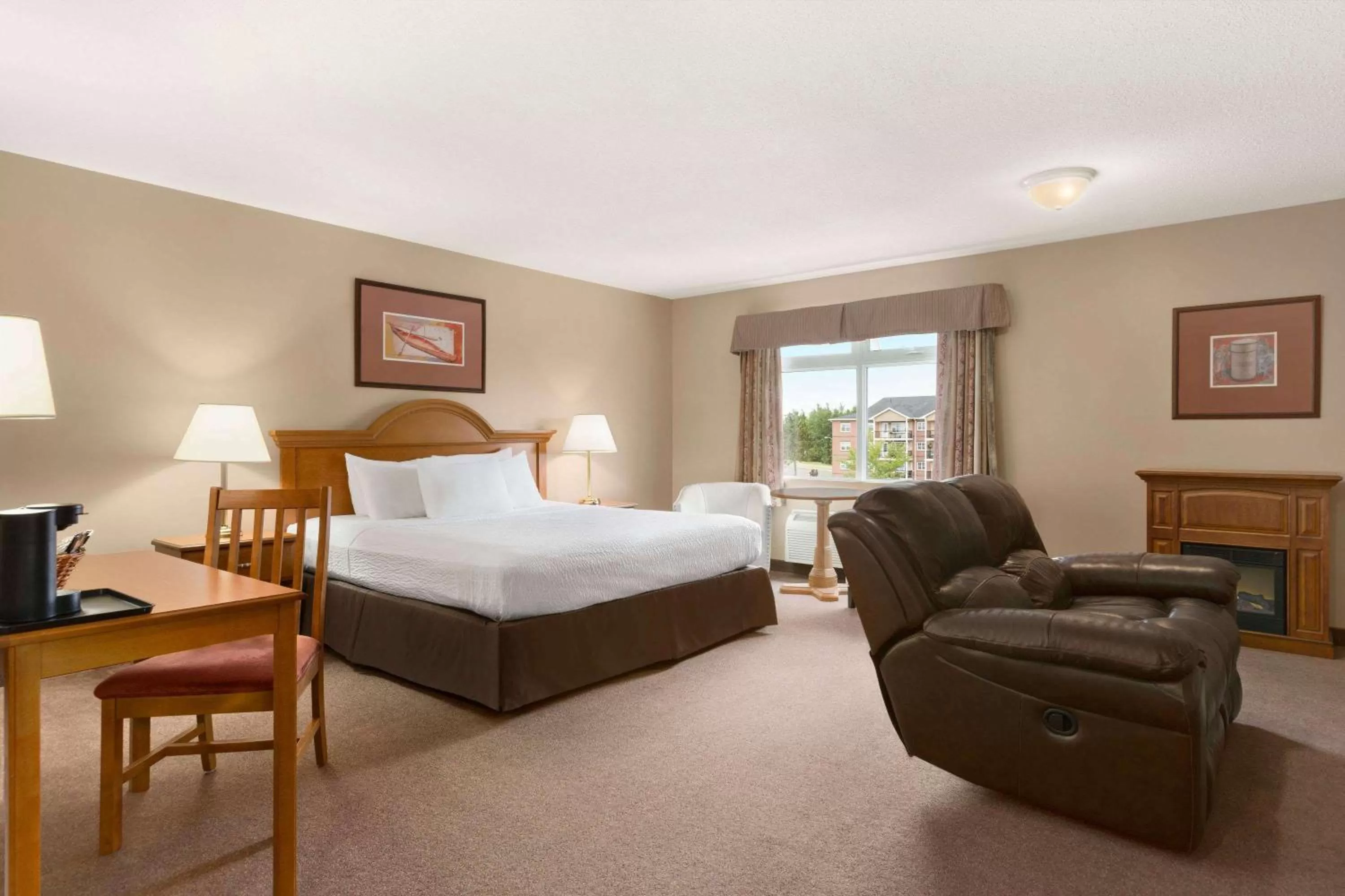 Junior Honeymoon Suite in Days Inn by Wyndham Oromocto Conference Centre