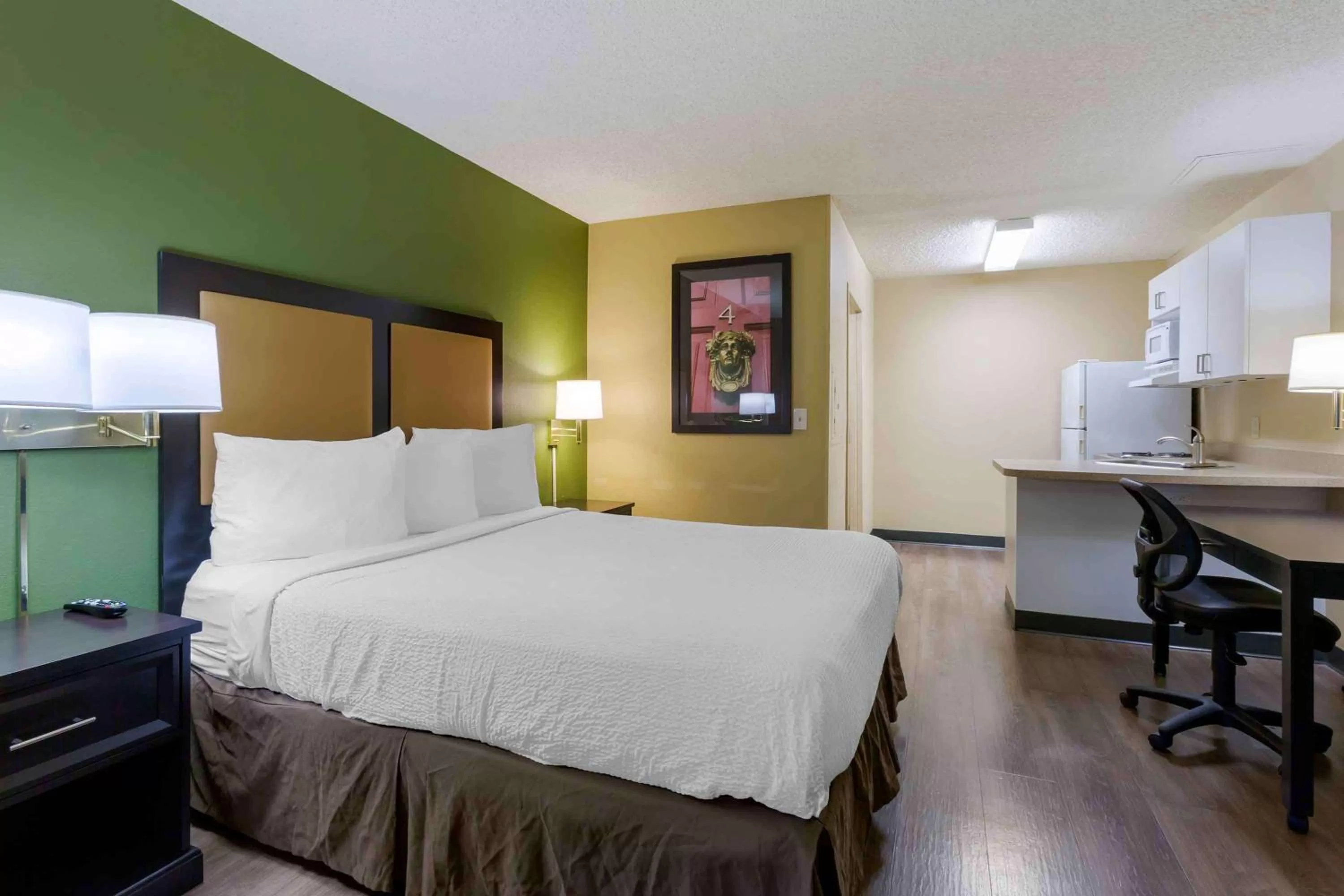 Studio with 1 King Bed - Non-Smoking in Extended Stay America Select Suites - Phoenix - Scottsdale - North