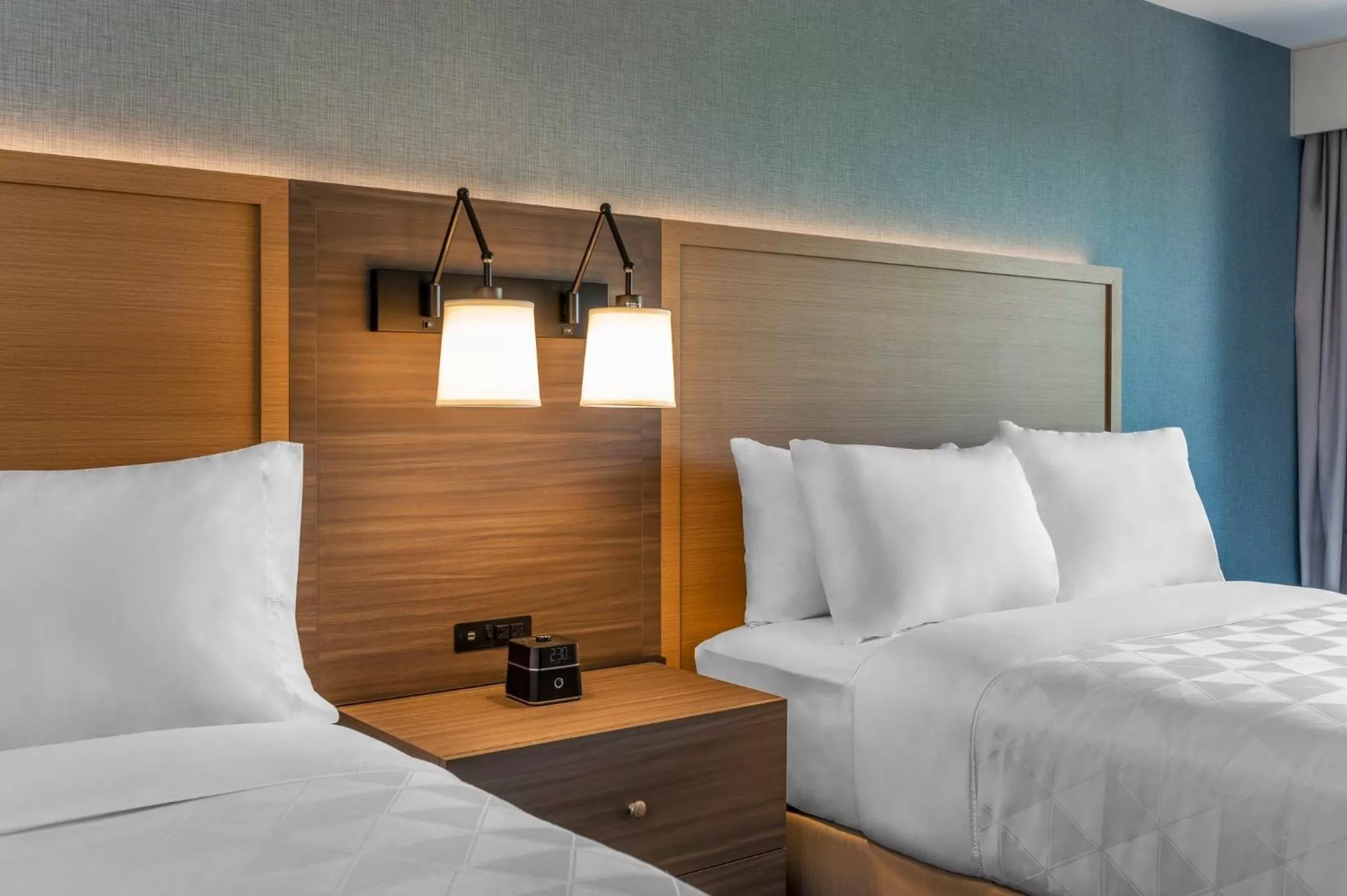 Two Queen Standard Harbor View with Balcony in Holiday Inn Kingston - Waterfront by IHG