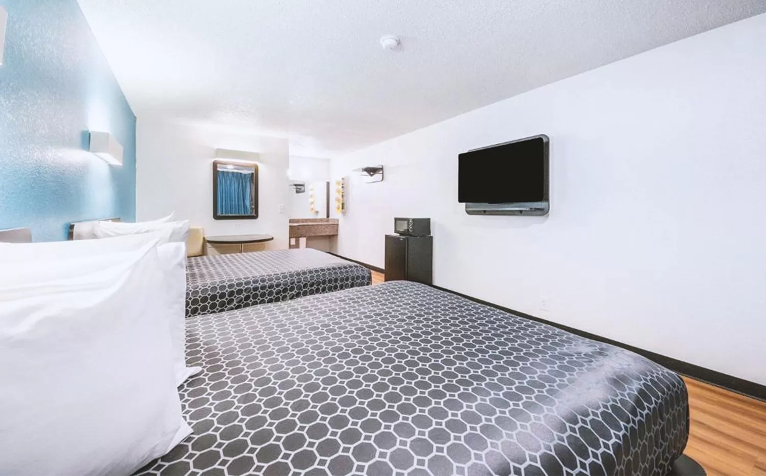 Deluxe Queen Room with Two Queen Beds in Sky Palace Inn & Suites By Jasper Beeville