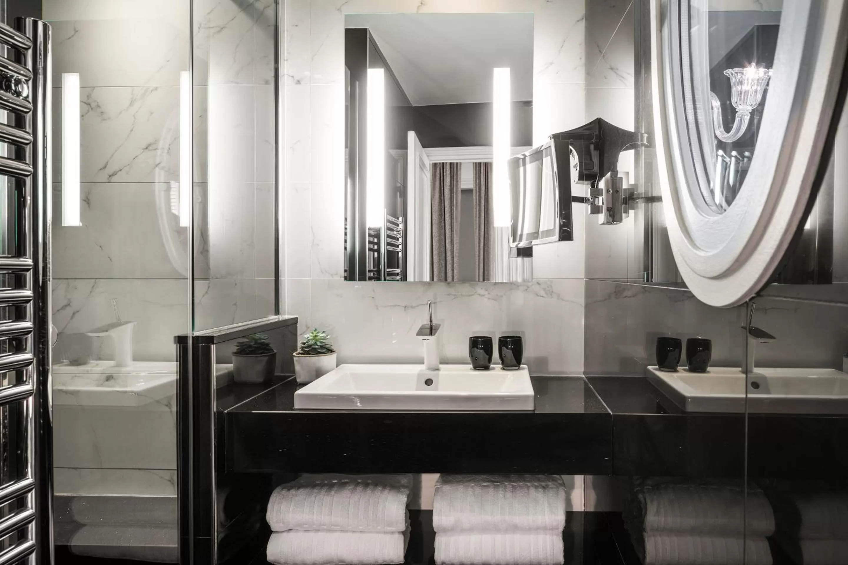 Junior Suite in Maison Albar Hotels Le Champs-Elysées