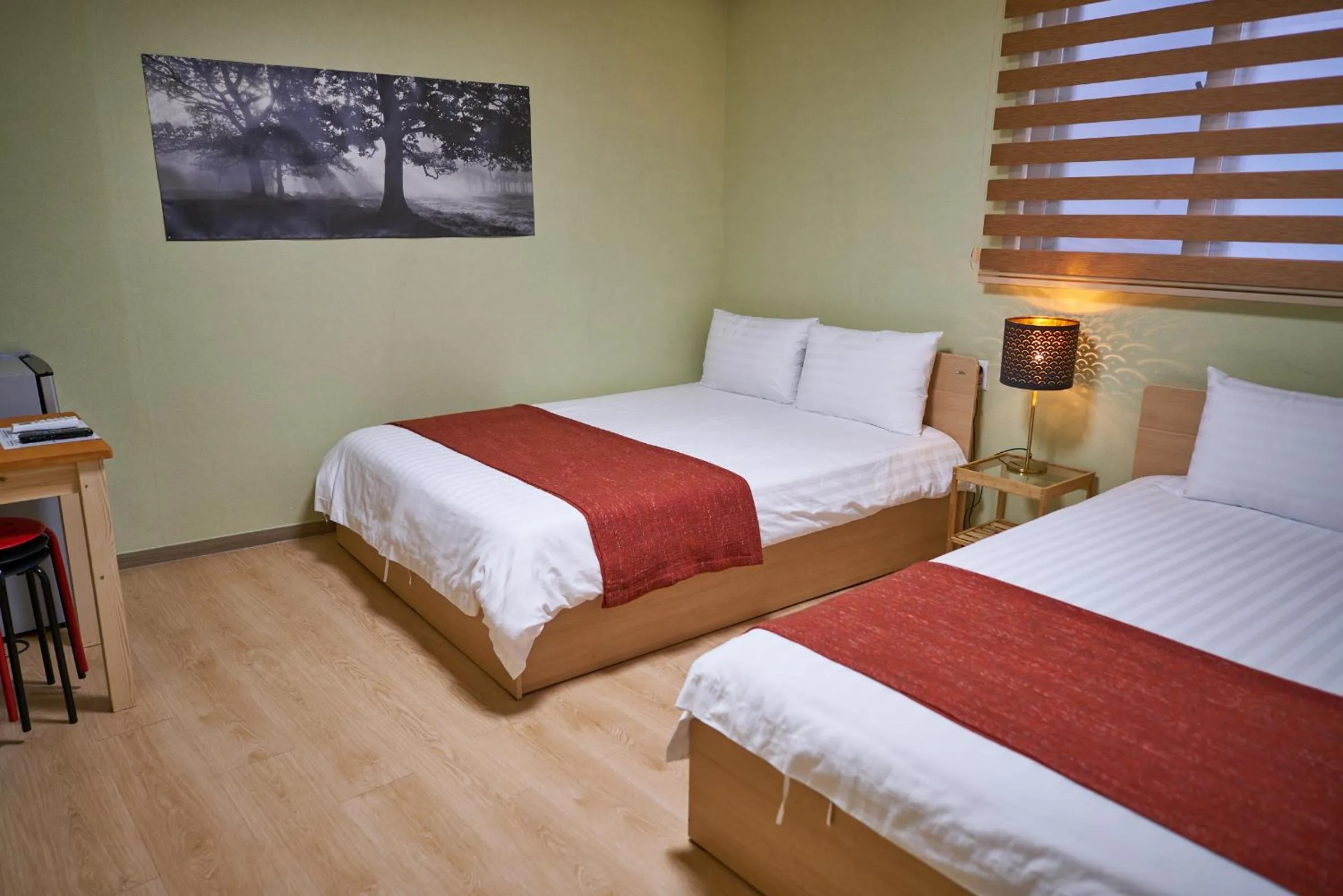 Triple Room with Private Bathroom in Seoul Station R Guesthouse