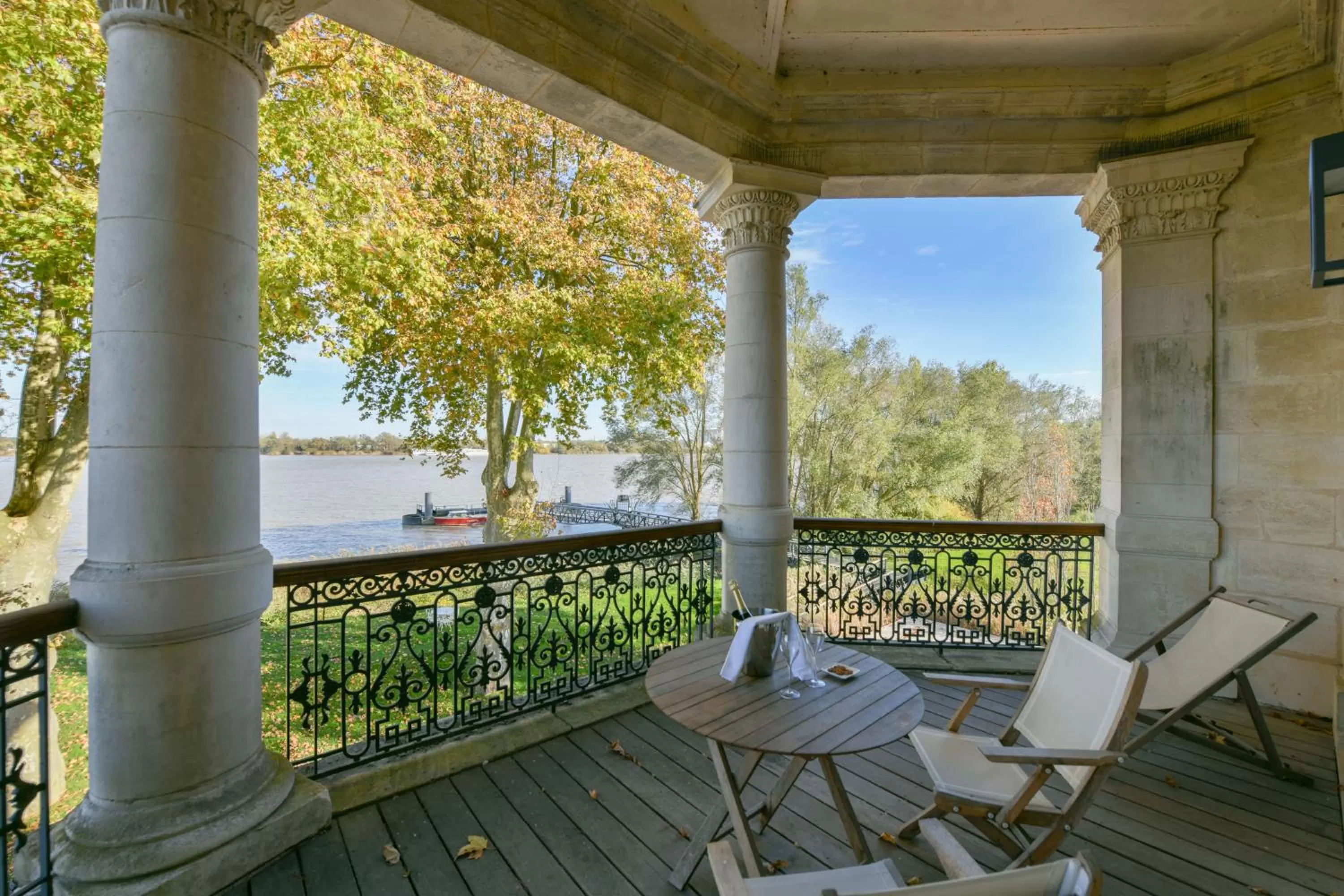 Suite - single occupancy in Château Grattequina Hôtel