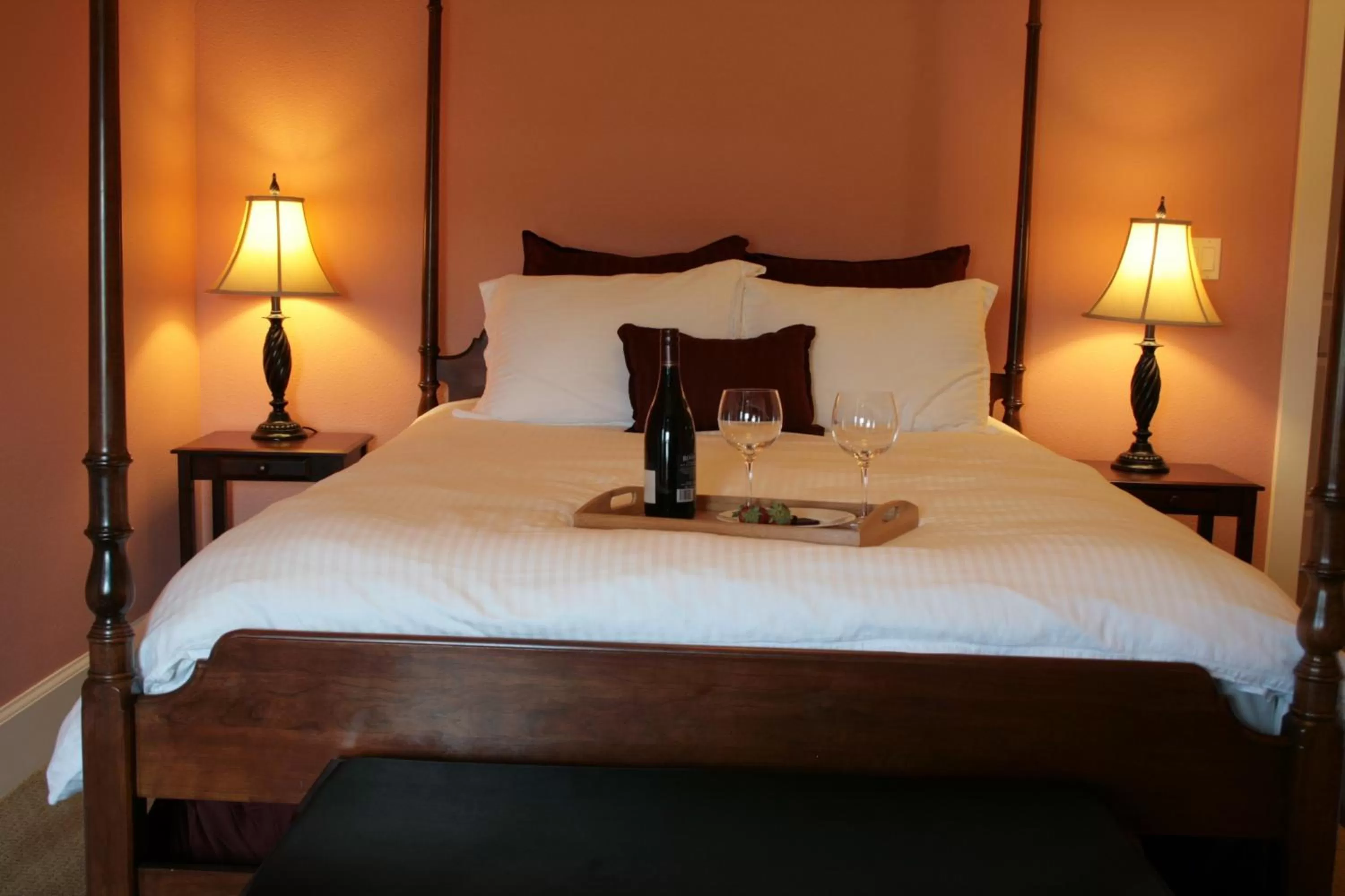 Queen Room in La Bastide Bed and Breakfast