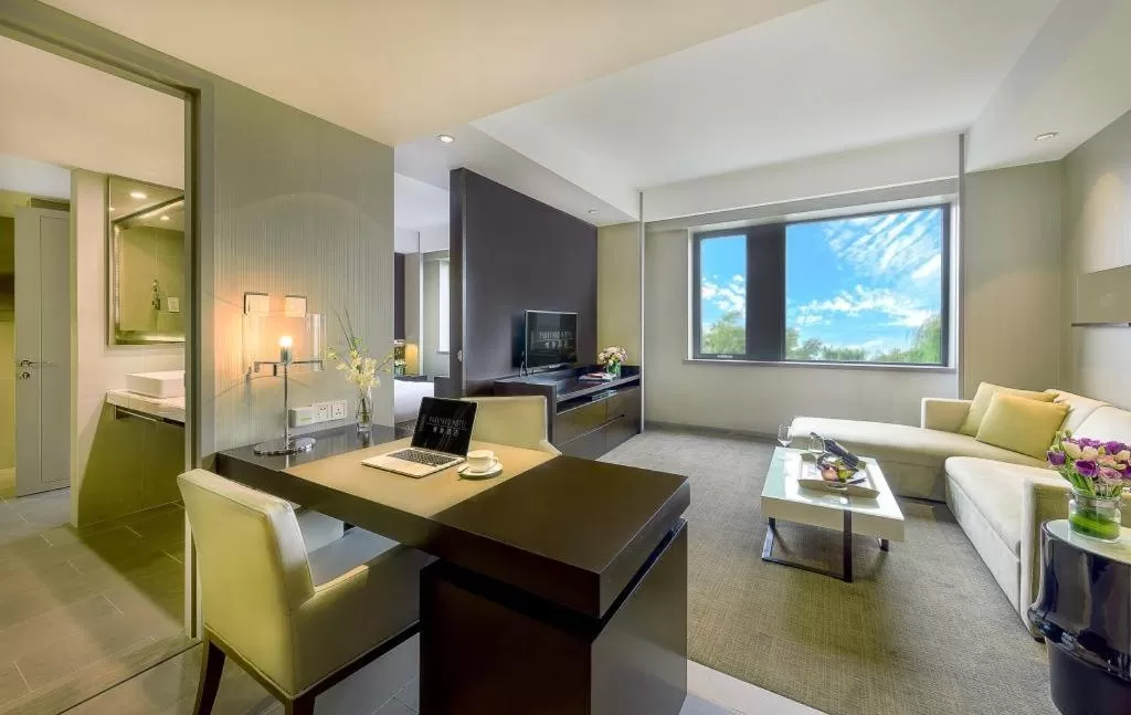 Business Suite in Shanghai Parkyard Hotel