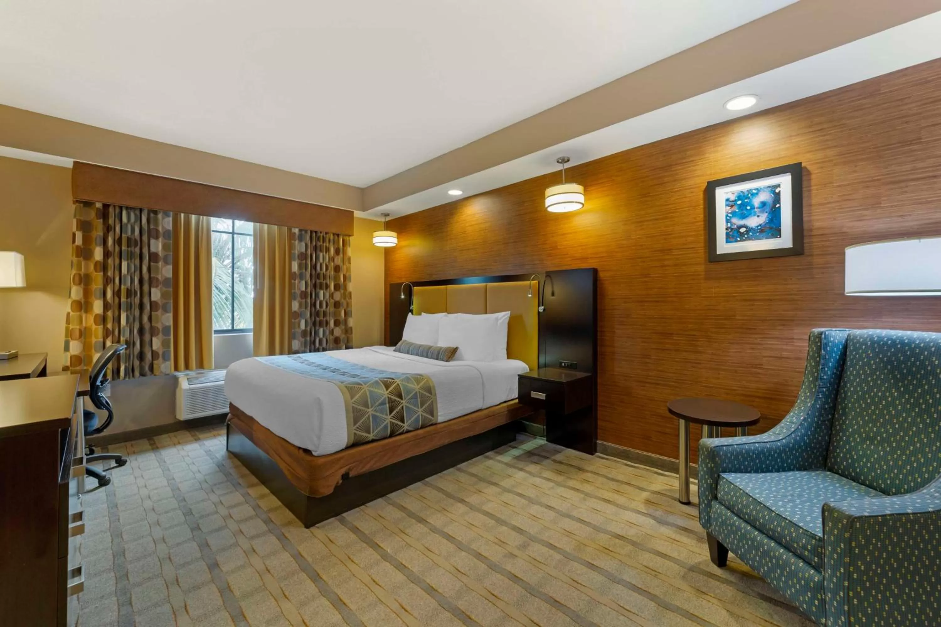 King Room - Disability Access in Best Western Plus Miami Executive Airport Hotel and Suites