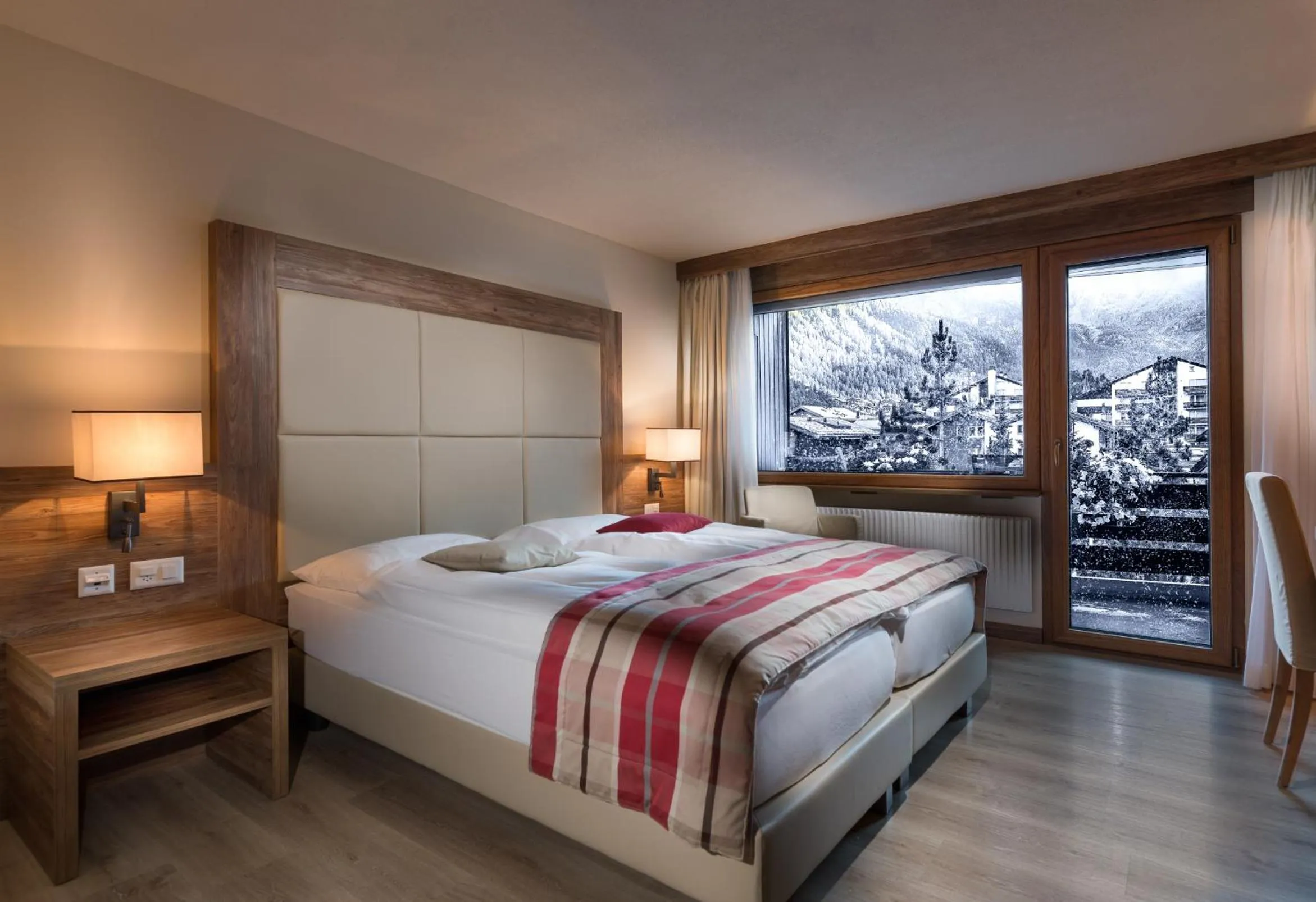 Twin Room with Matterhorn View in Hotel Ambassador Zermatt