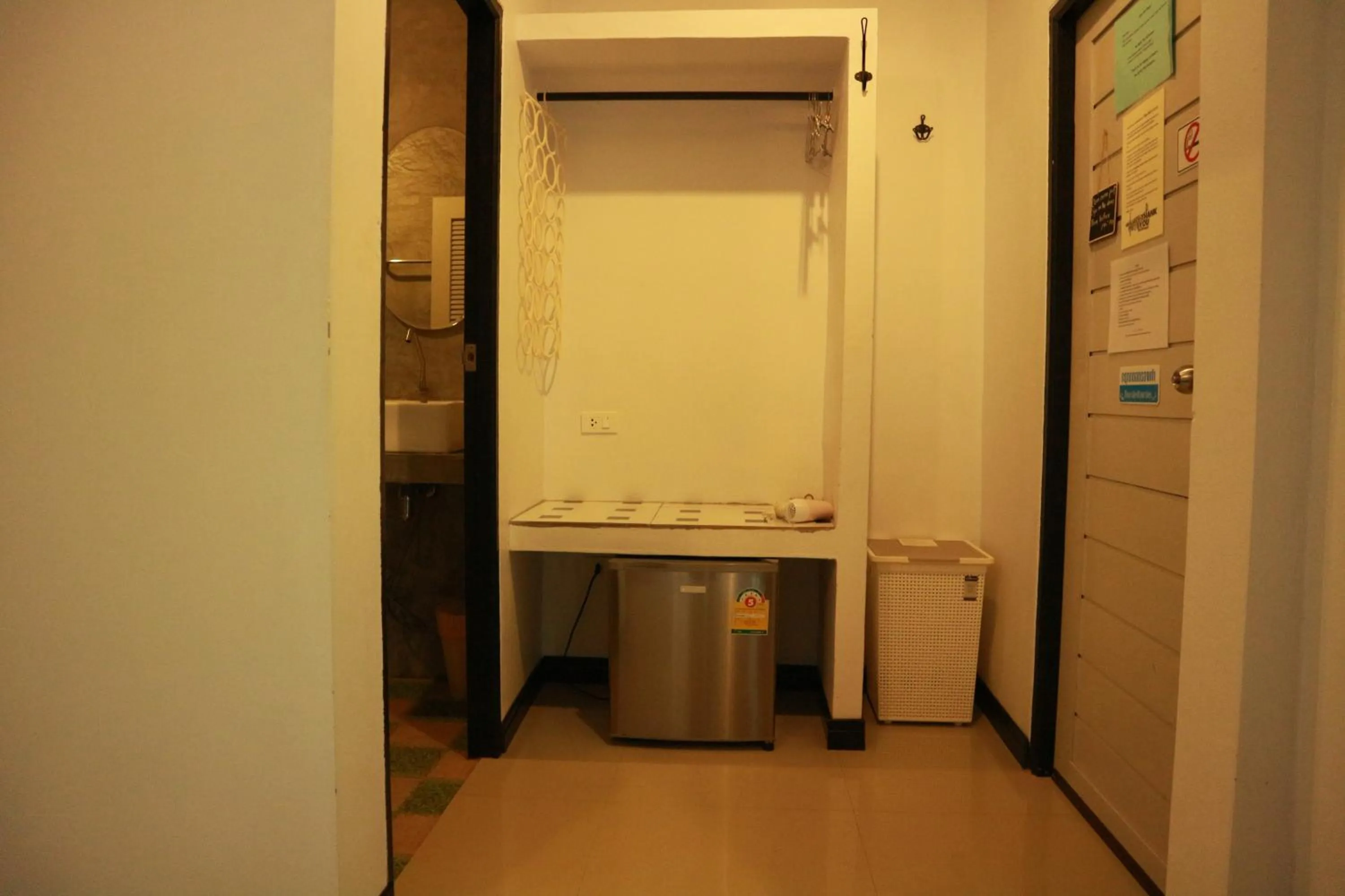 Twin Room with Garden View - single occupancy in Raven Blue