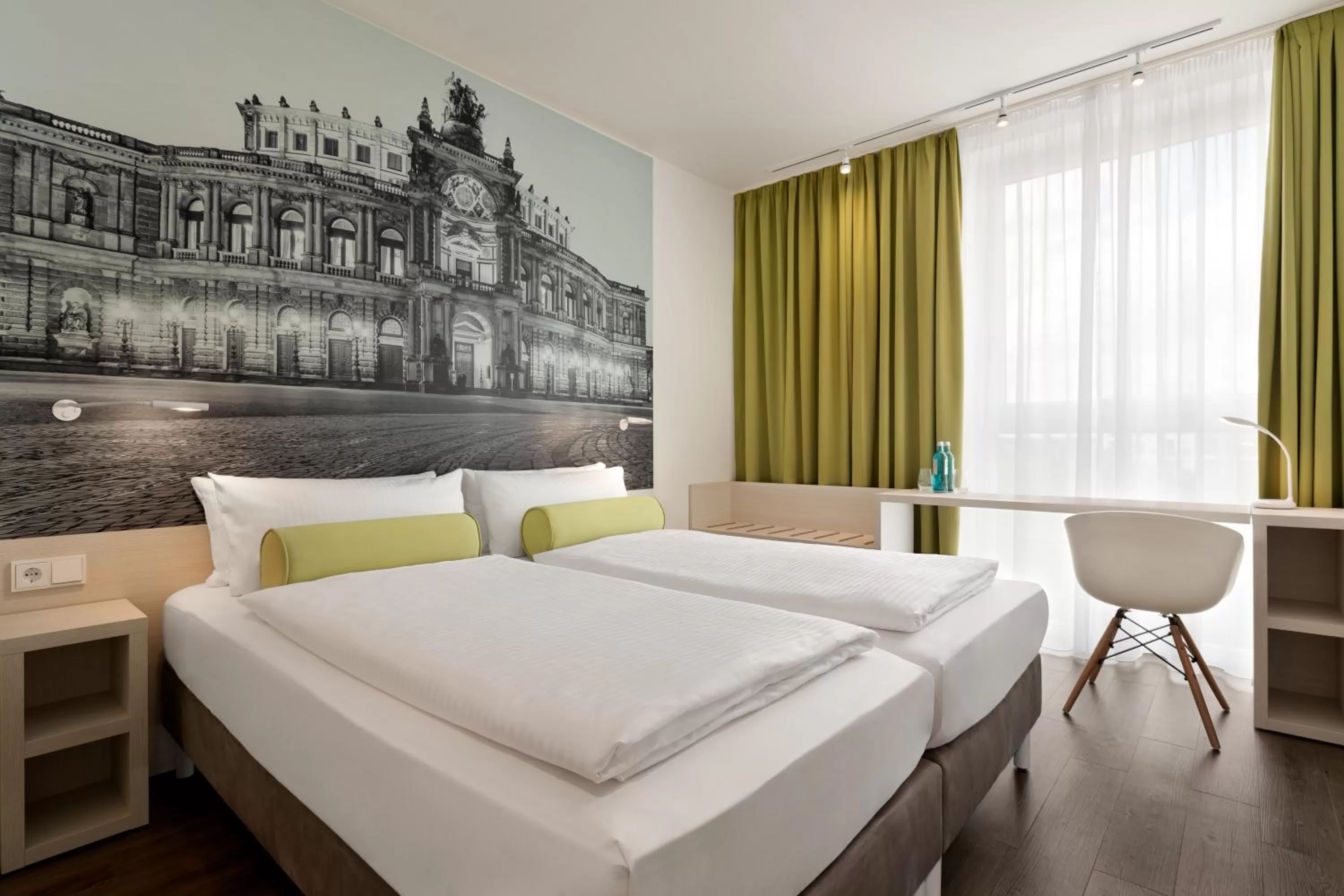 Double Room in Super 8 by Wyndham Dresden