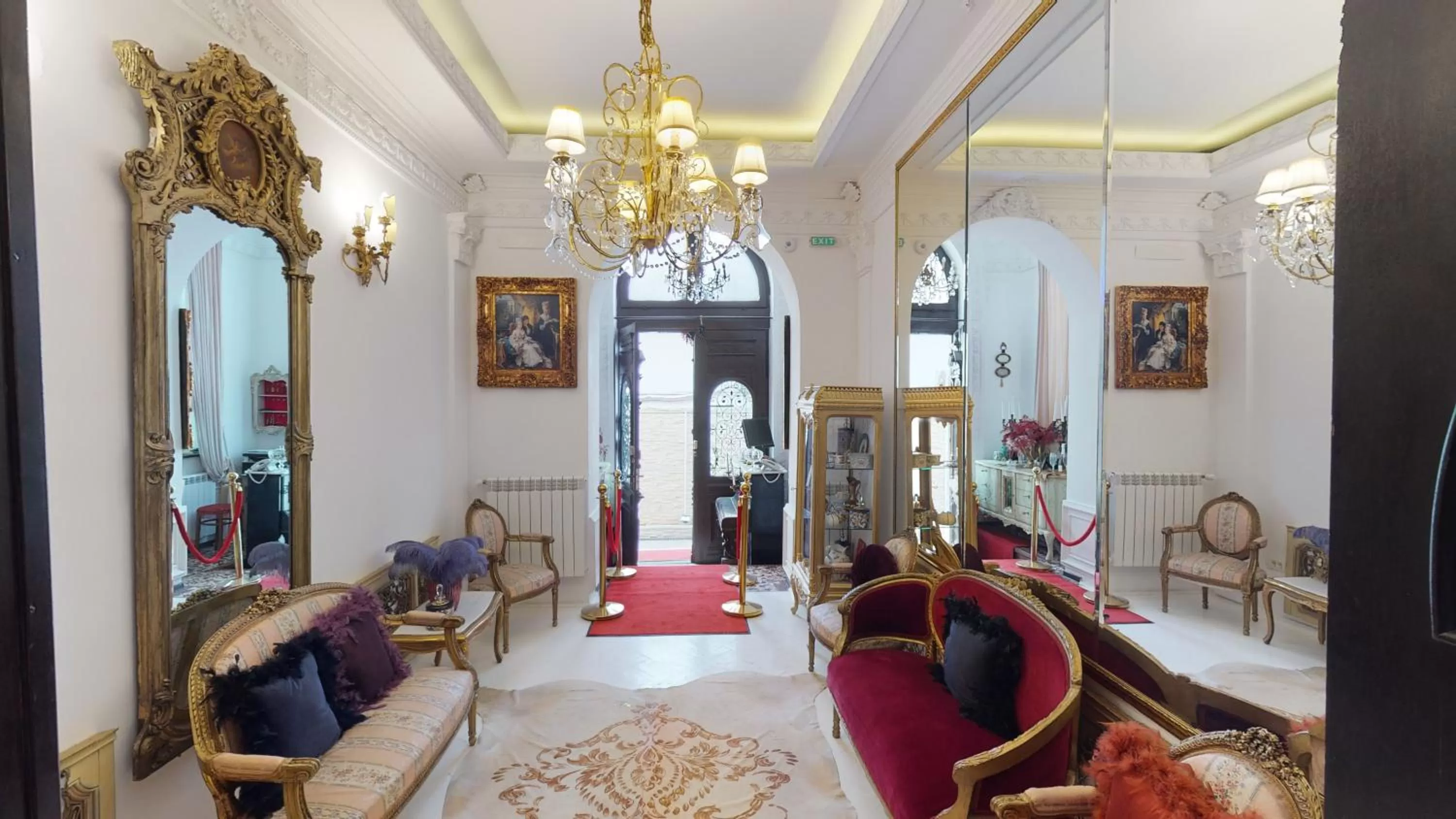 Conacul Coroanei Luxury Boutique