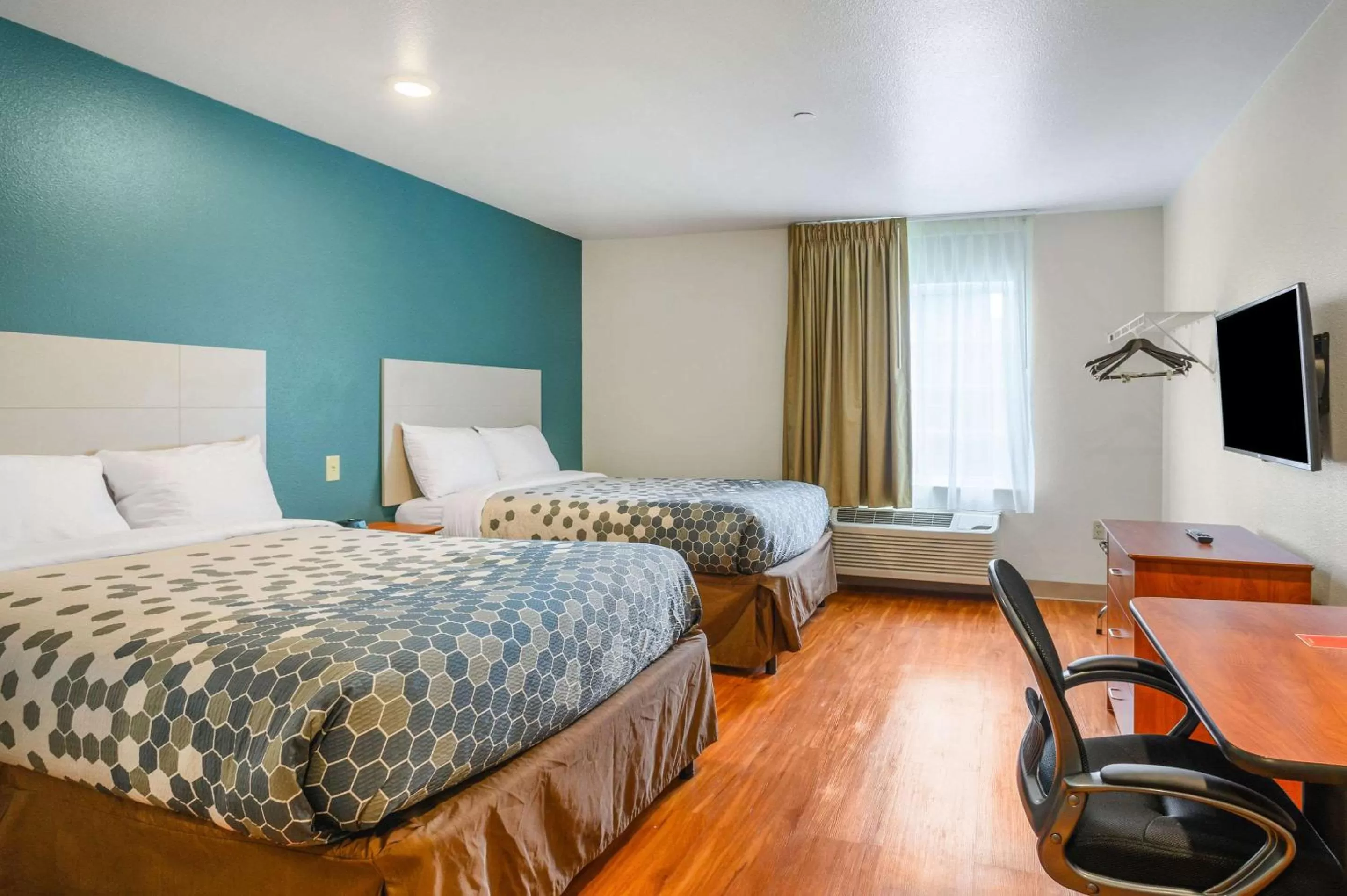 Double Room with Two Double Beds - Accessible/Non-Smoking in Econo Lodge Hammond