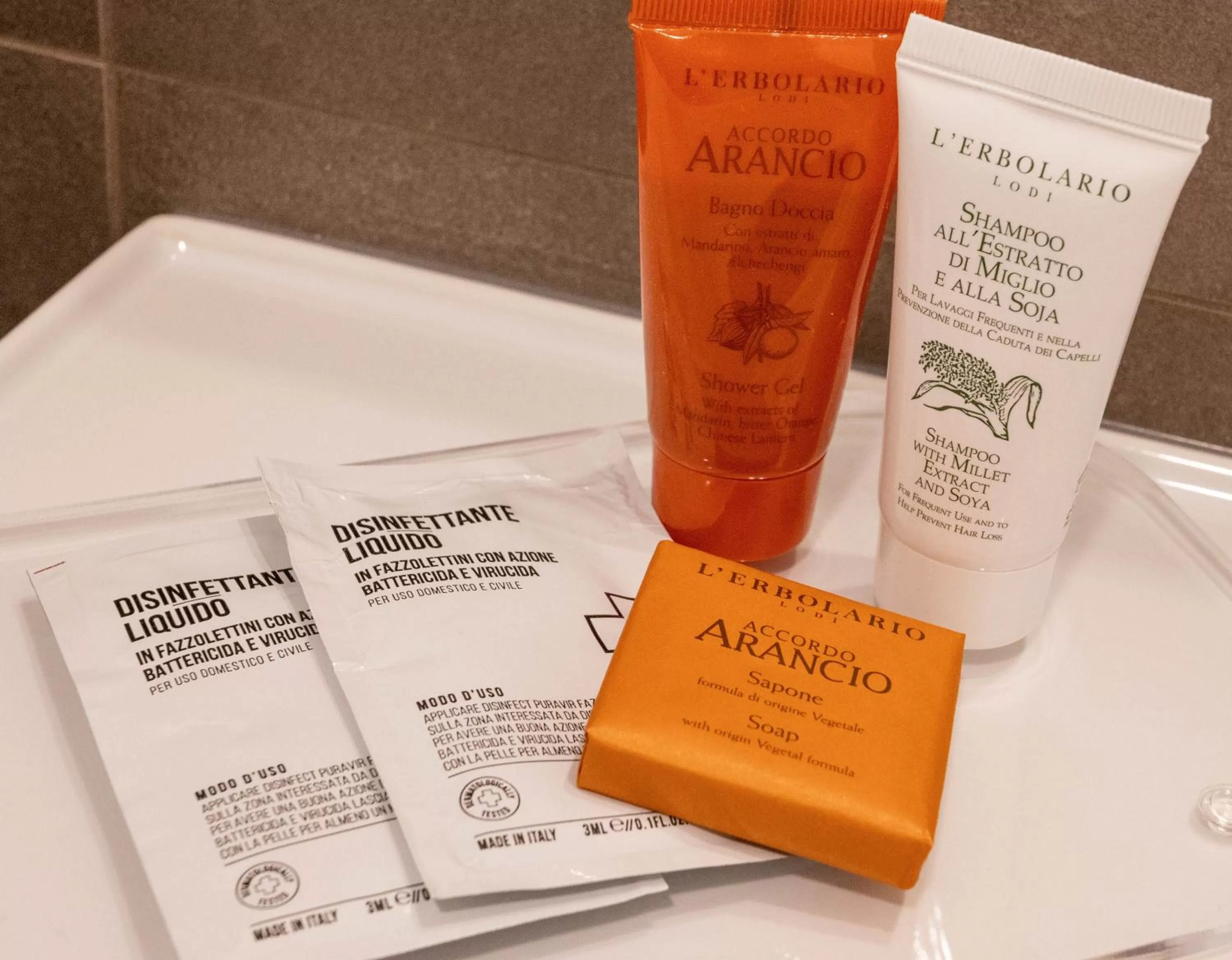 King Room with Roll-In Shower - Disability Access in V Hotel