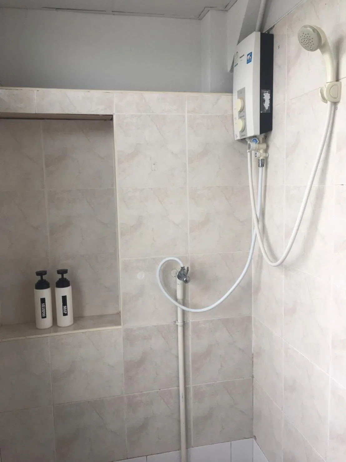 Single Room with Shared Shower and Toilet - single occupancy in Room@Vipa