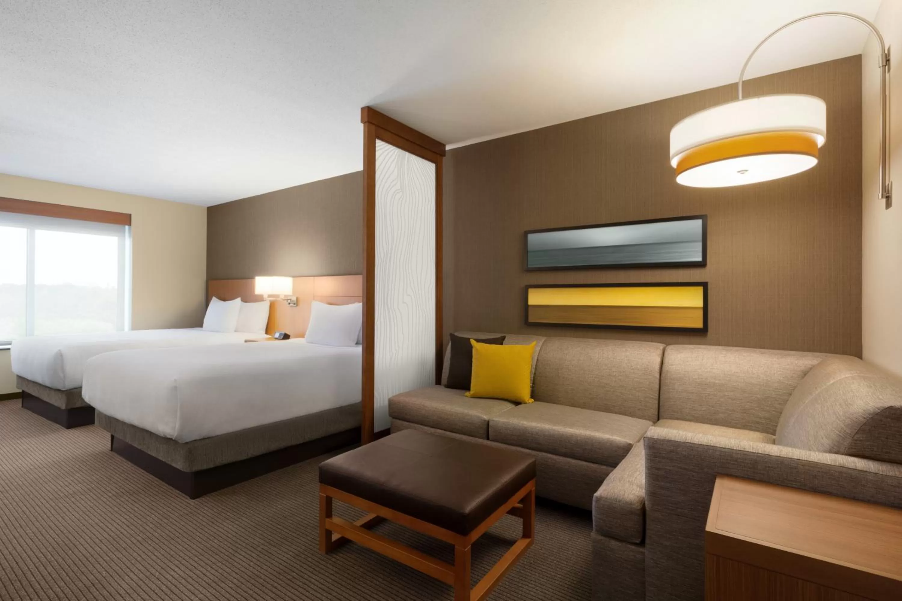 Queen Room with Sofa Bed and Accessible Tub - Disability Access in Hyatt Place Niagara Falls