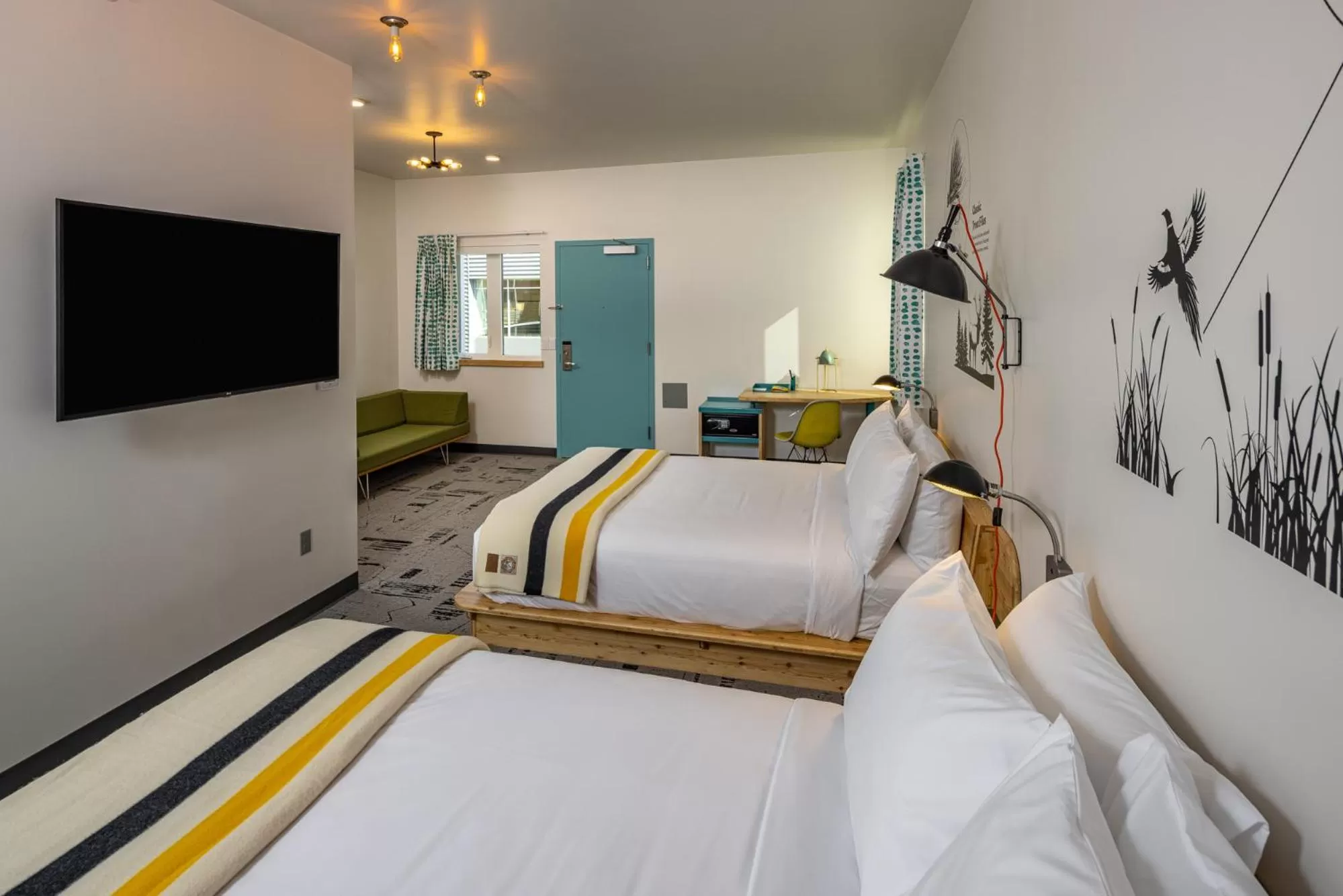 Main Street Double Queen in The Wren