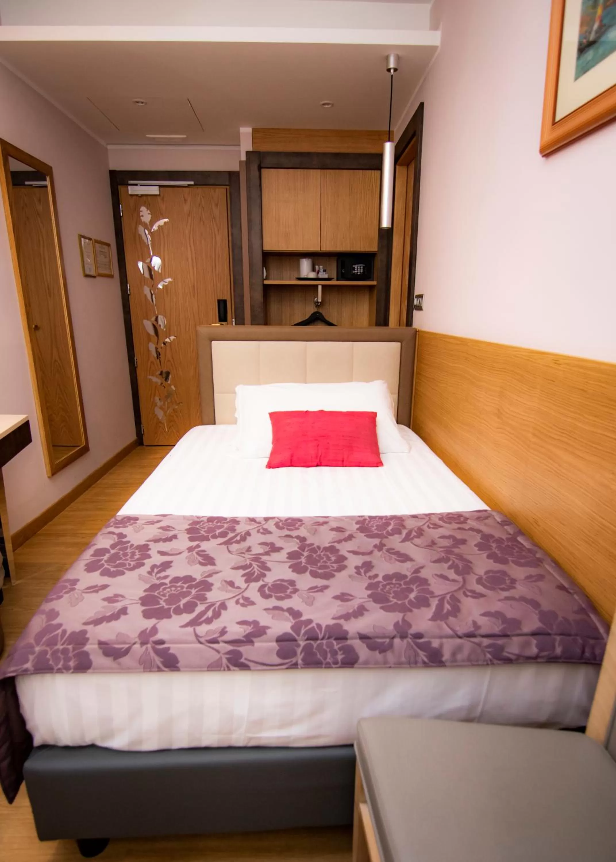 Small Room - French Bed in Vibe Nazionale