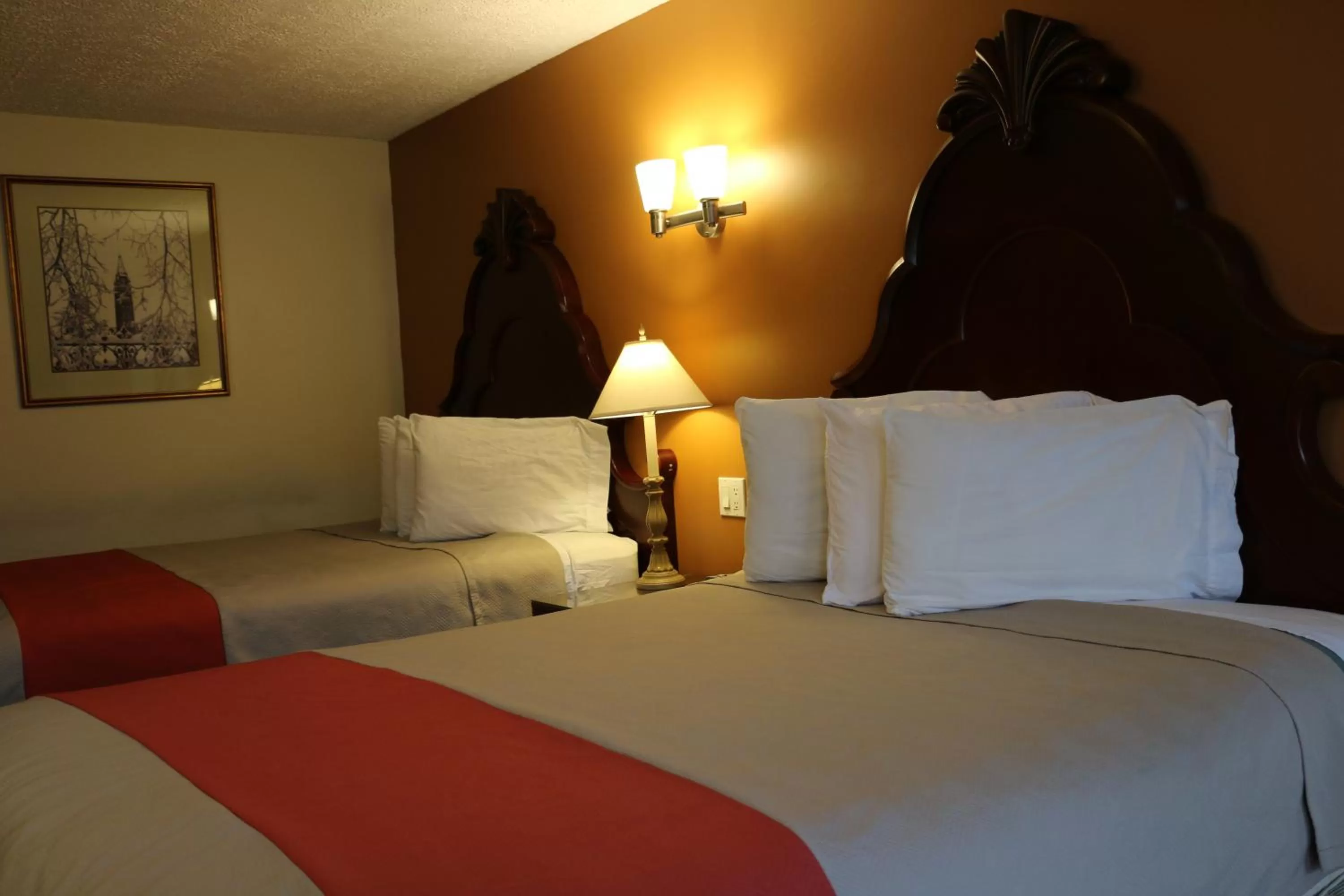 Queen Room with Two Queen Beds in Midtown Motel & Suites