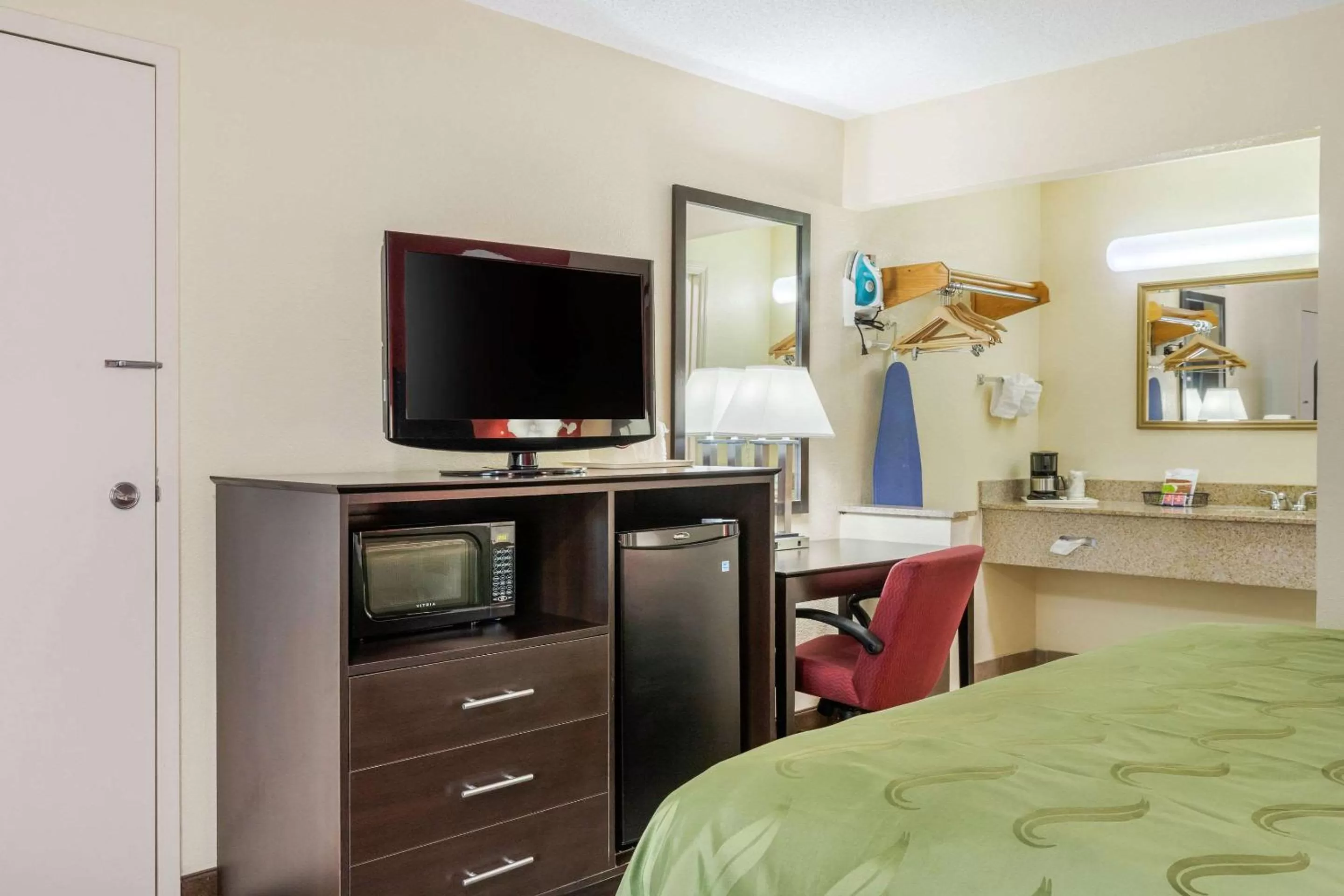 King Room - Non-Smoking in Quality Inn & Suites Lexington