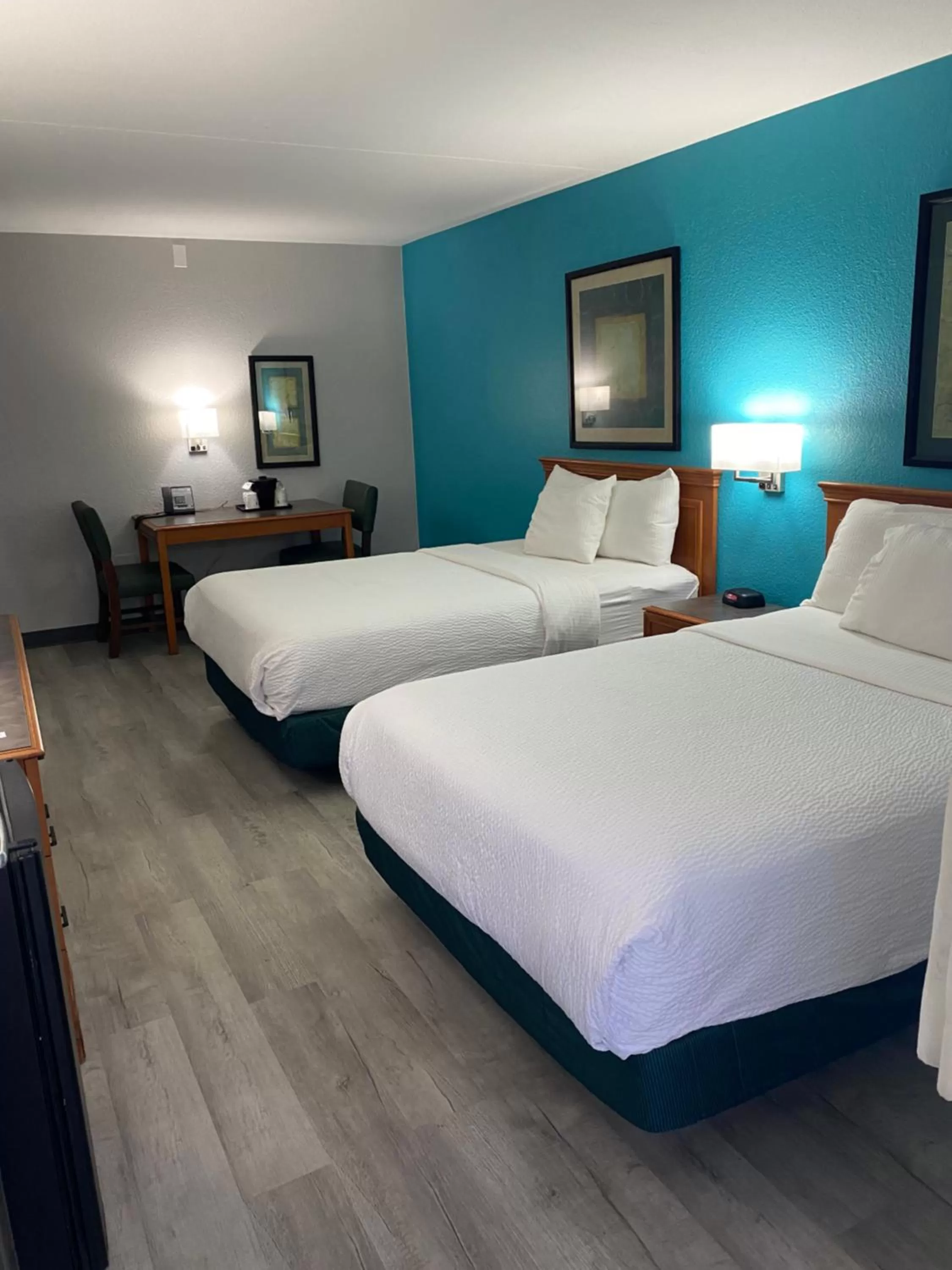 Double Room with Two Double Beds - Non-Smoking in La Quinta Inn by Wyndham Tyler