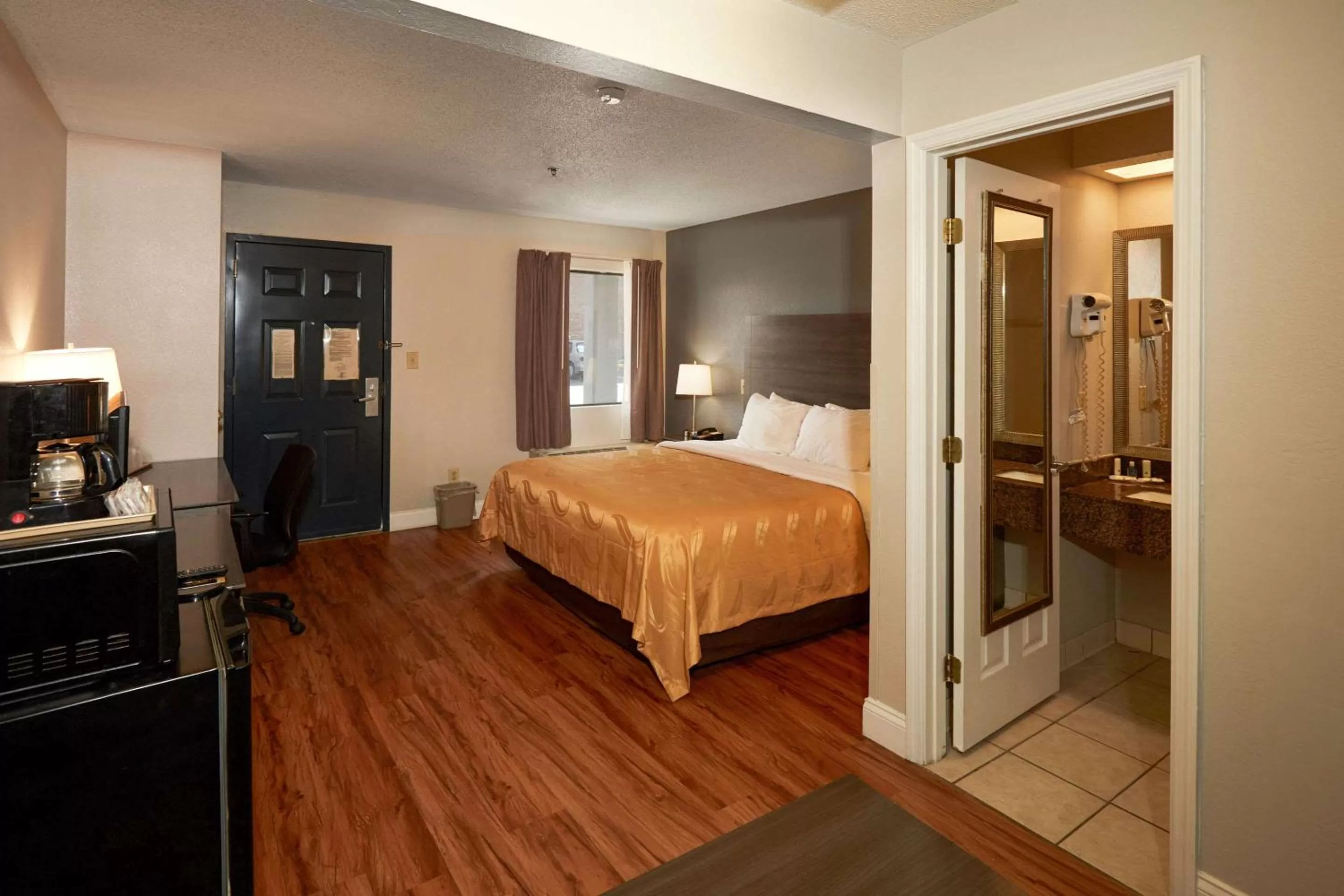 Superior King Suite - Non-Smoking in Quality Inn Augusta West Near Fort Gordon