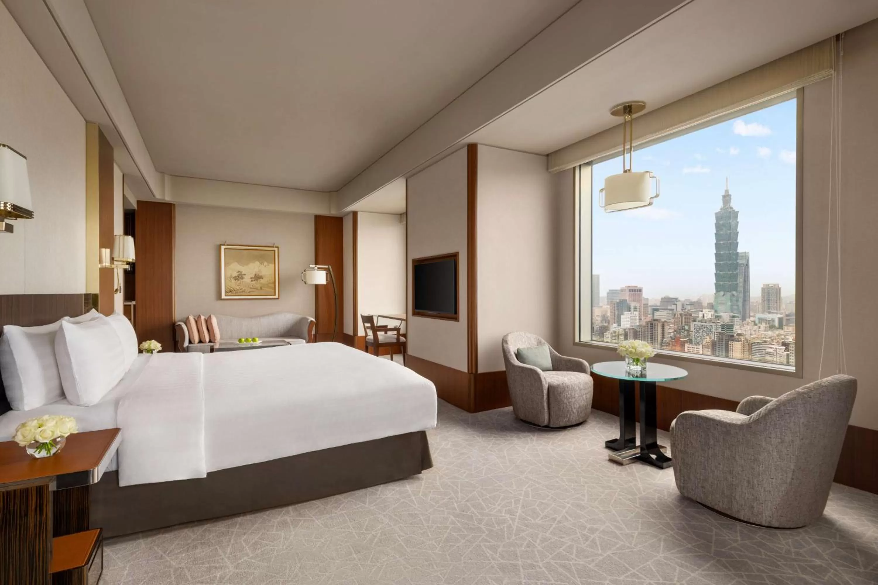 Horizon Premier King Room with Horizon Club Lounge Access in Shangri-La Far Eastern, Taipei