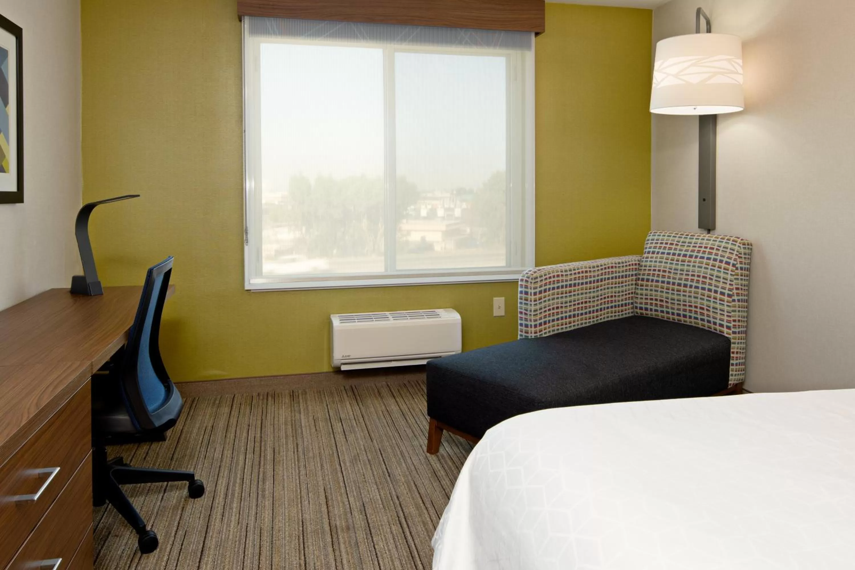 Standard King Room in Holiday Inn Express Fresno South by IHG