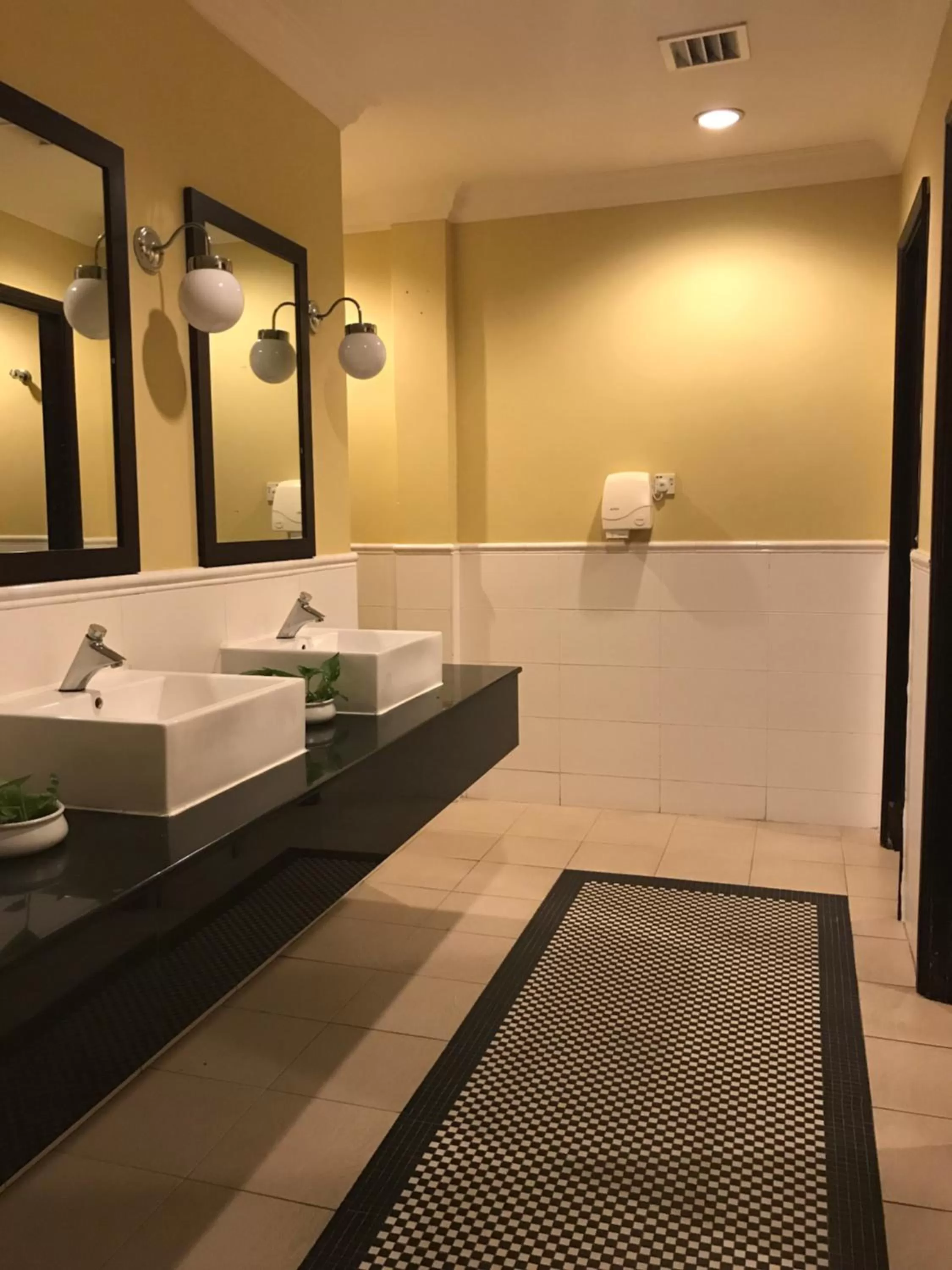 Area and facilities in Grand Kampar Hotel