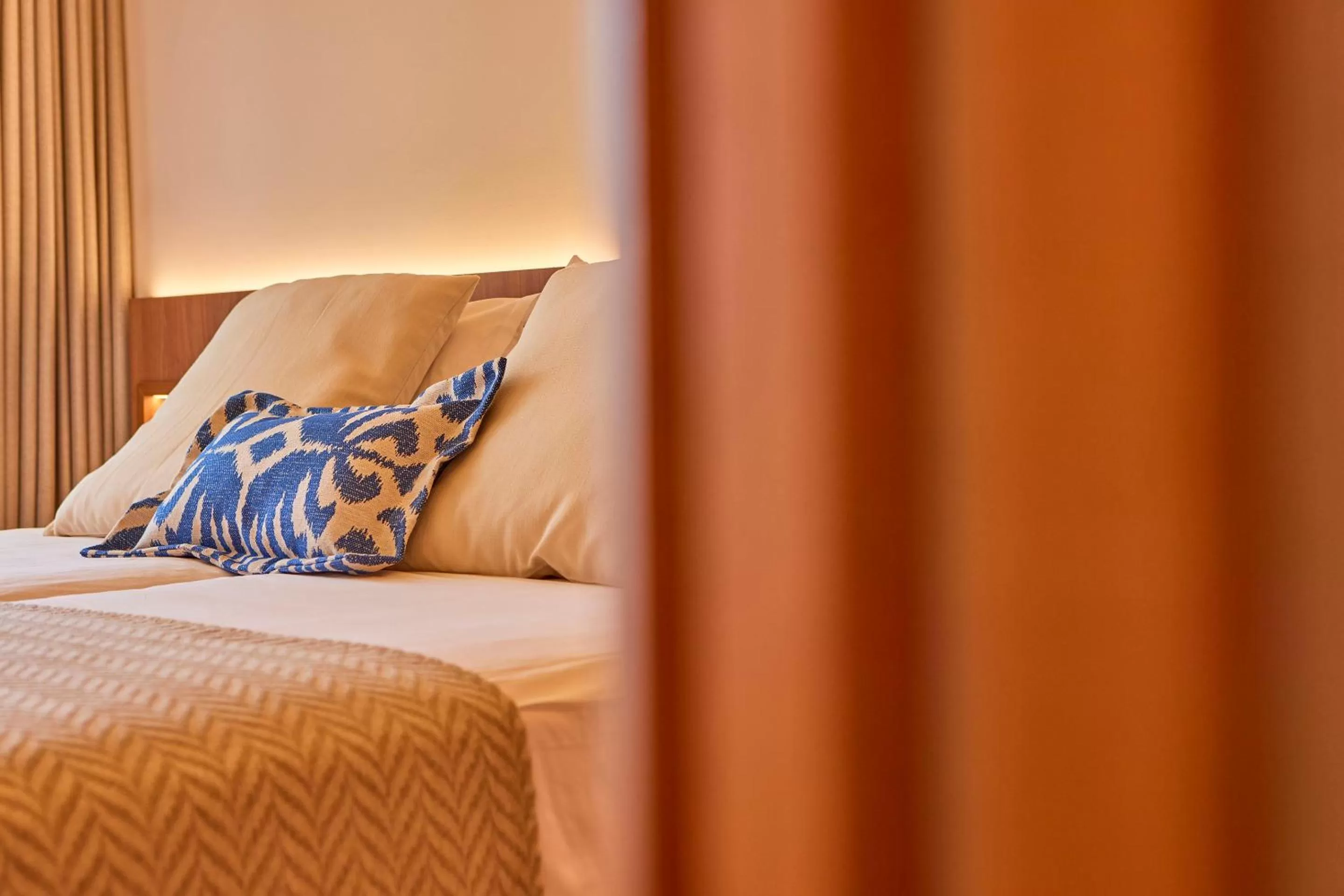 Double or Twin Room with Side Sea View in Universal Grand León & Spa