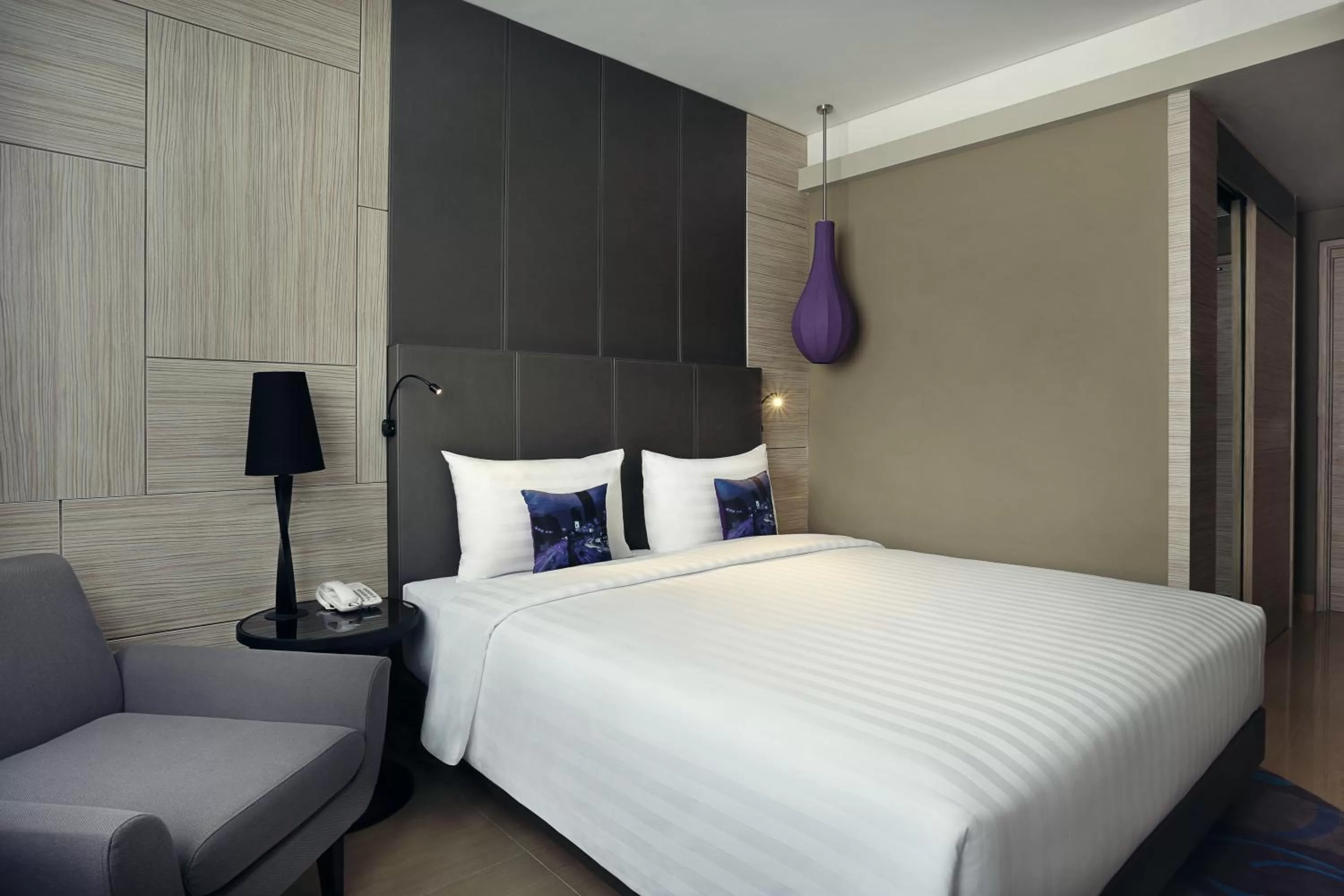Superior Double Room in Mercure Jakarta Sabang