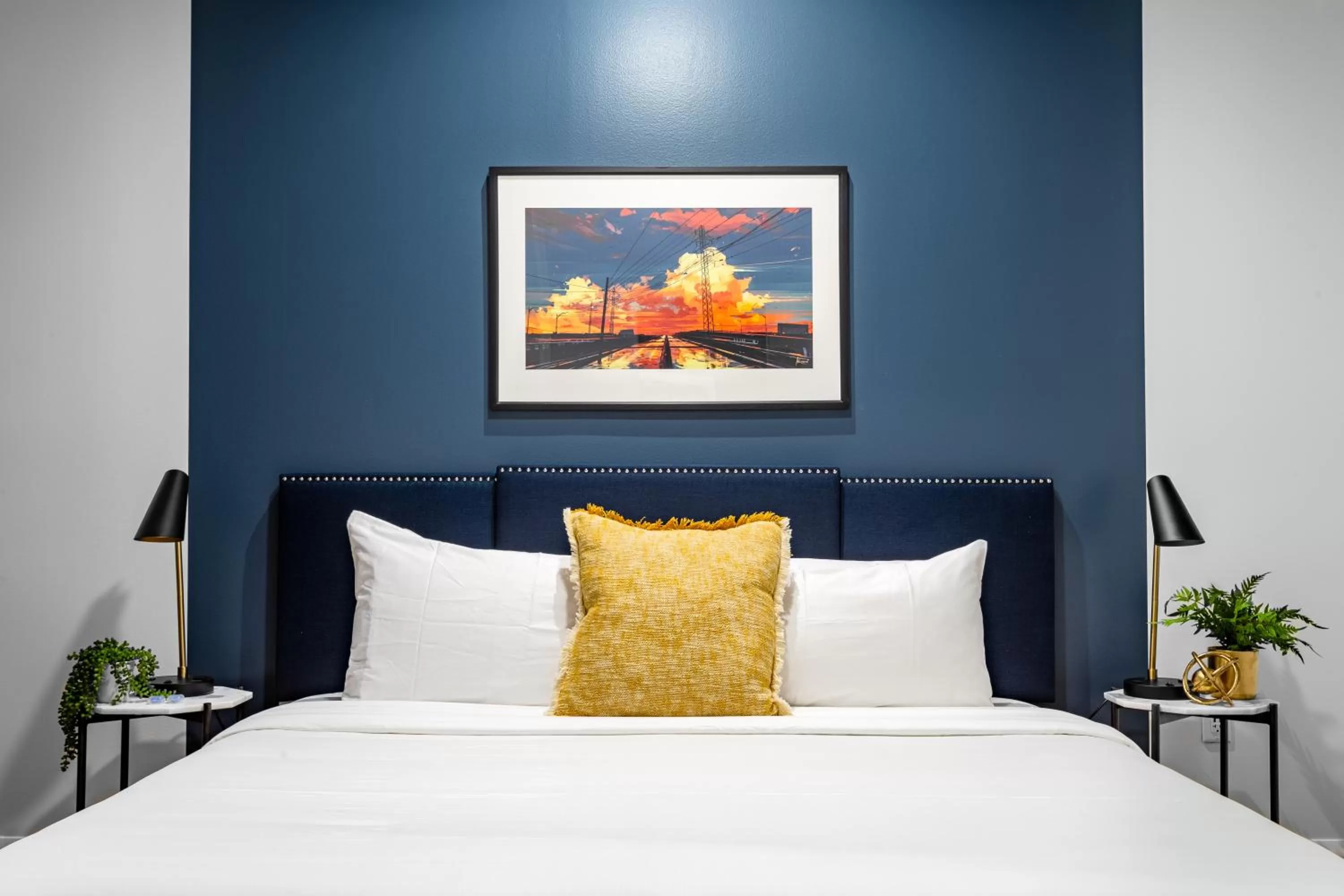 King Studio Suite (Self Check-in with Virtual Front Desk) in Mint House Dallas Downtown By Kasa