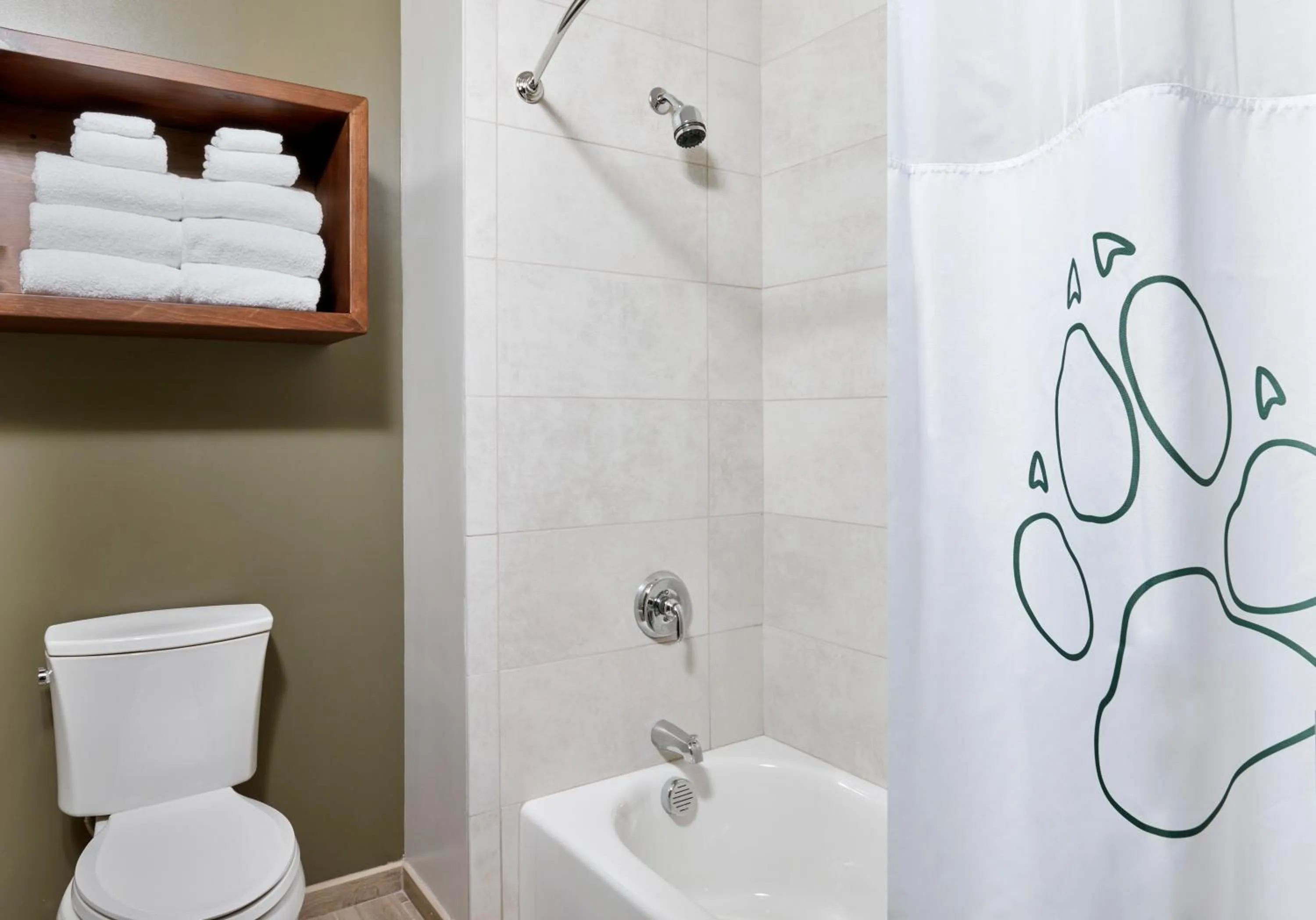 Luxury King Suite - Water Park Included  in Great Wolf Lodge Concord