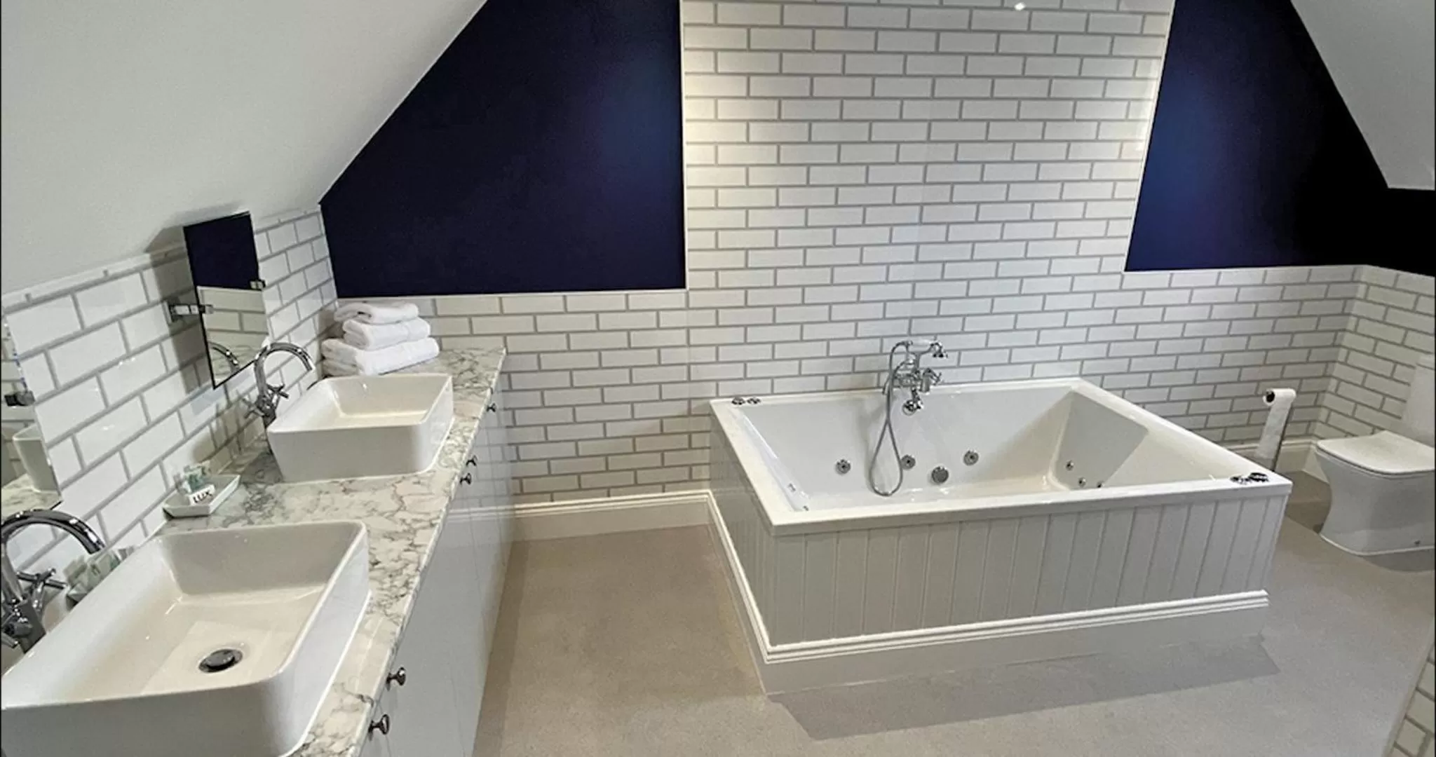 Deluxe Suite with Spa Bath in Mallories Formerly Kirkby House