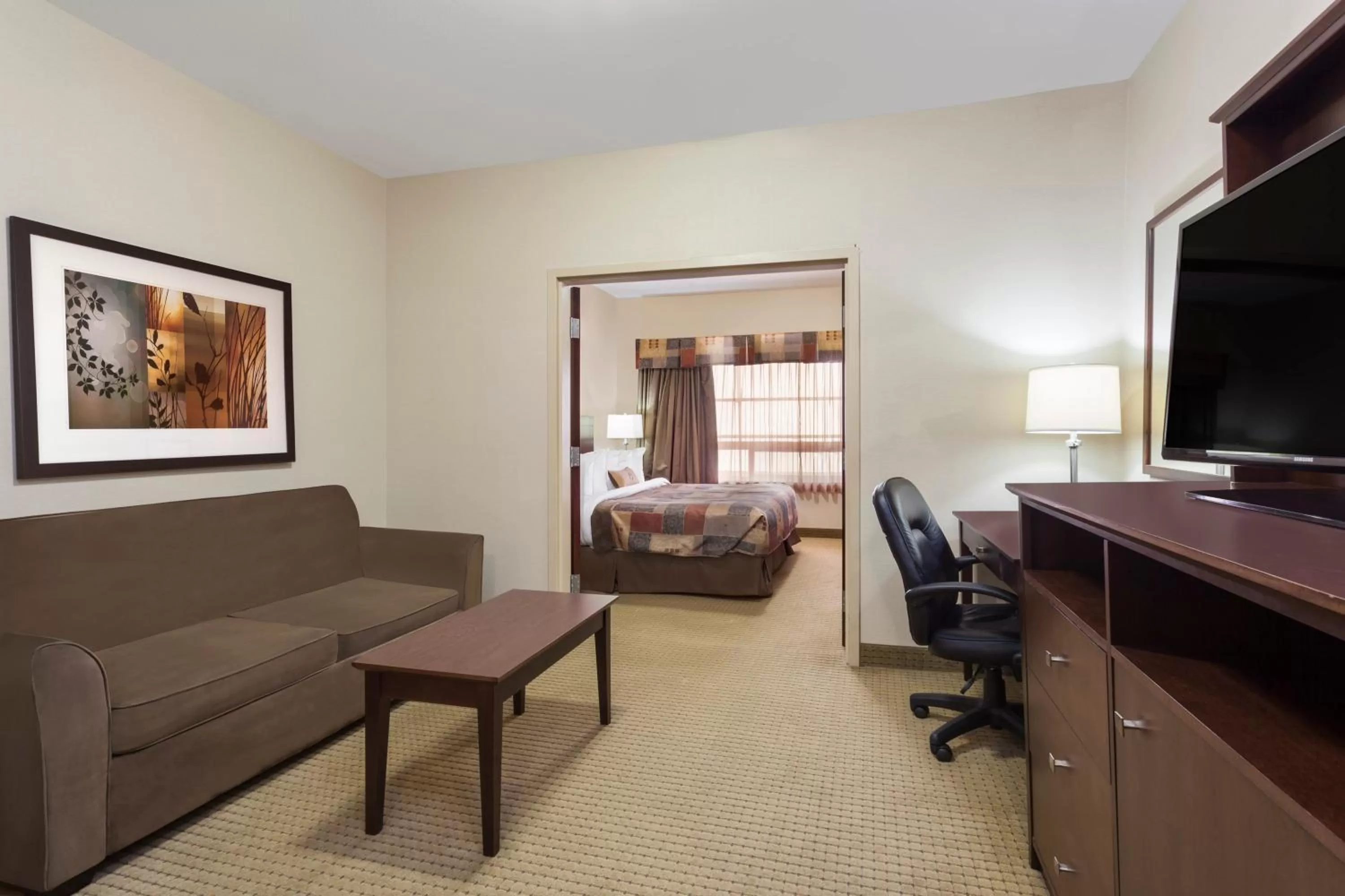 King Suite - Non-Smoking in Ramada by Wyndham Weyburn